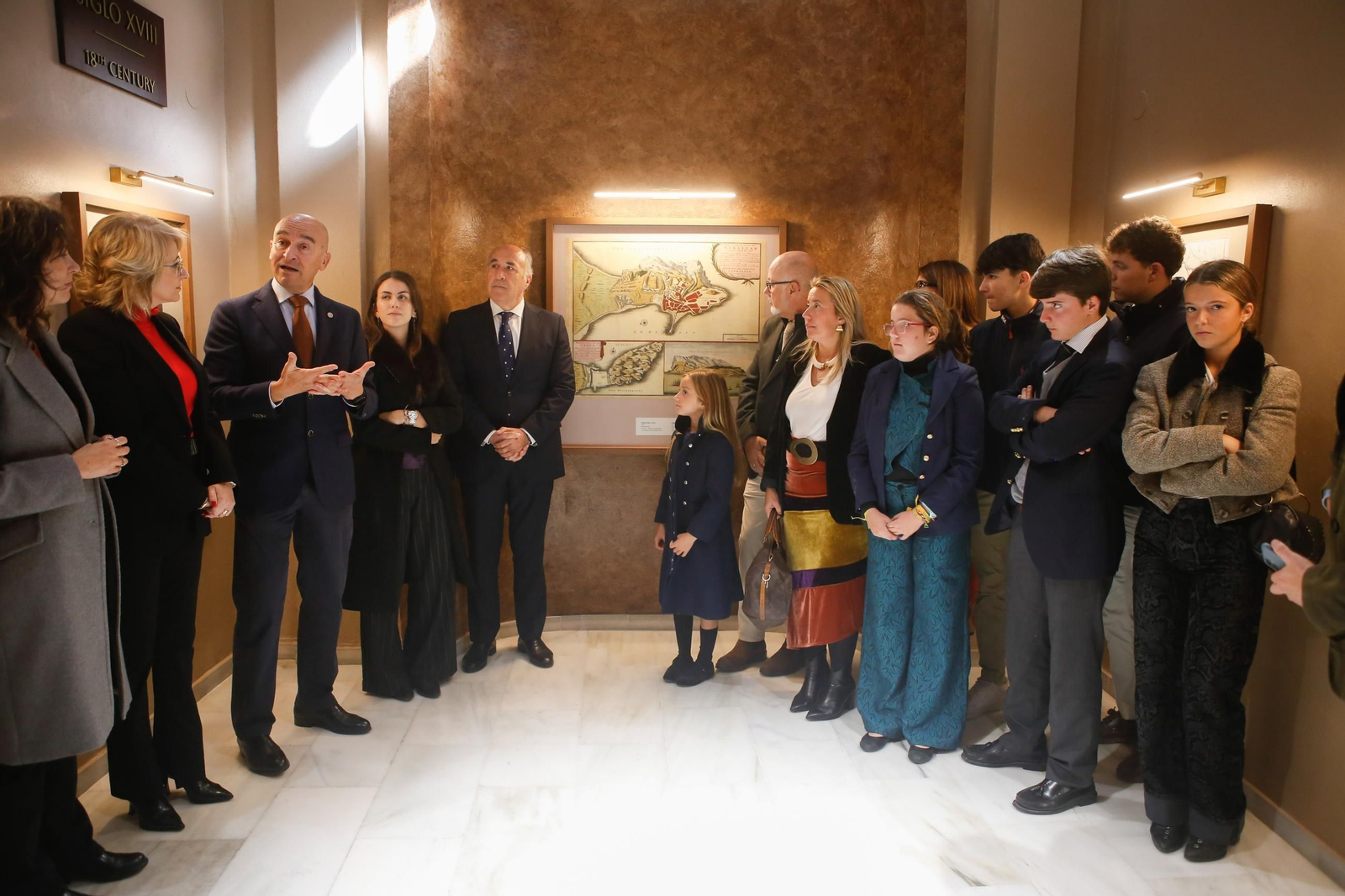 Fotos de la colección de Antonio Viñas de Roa en la capilla del Cristo de la Alameda de Algeciras