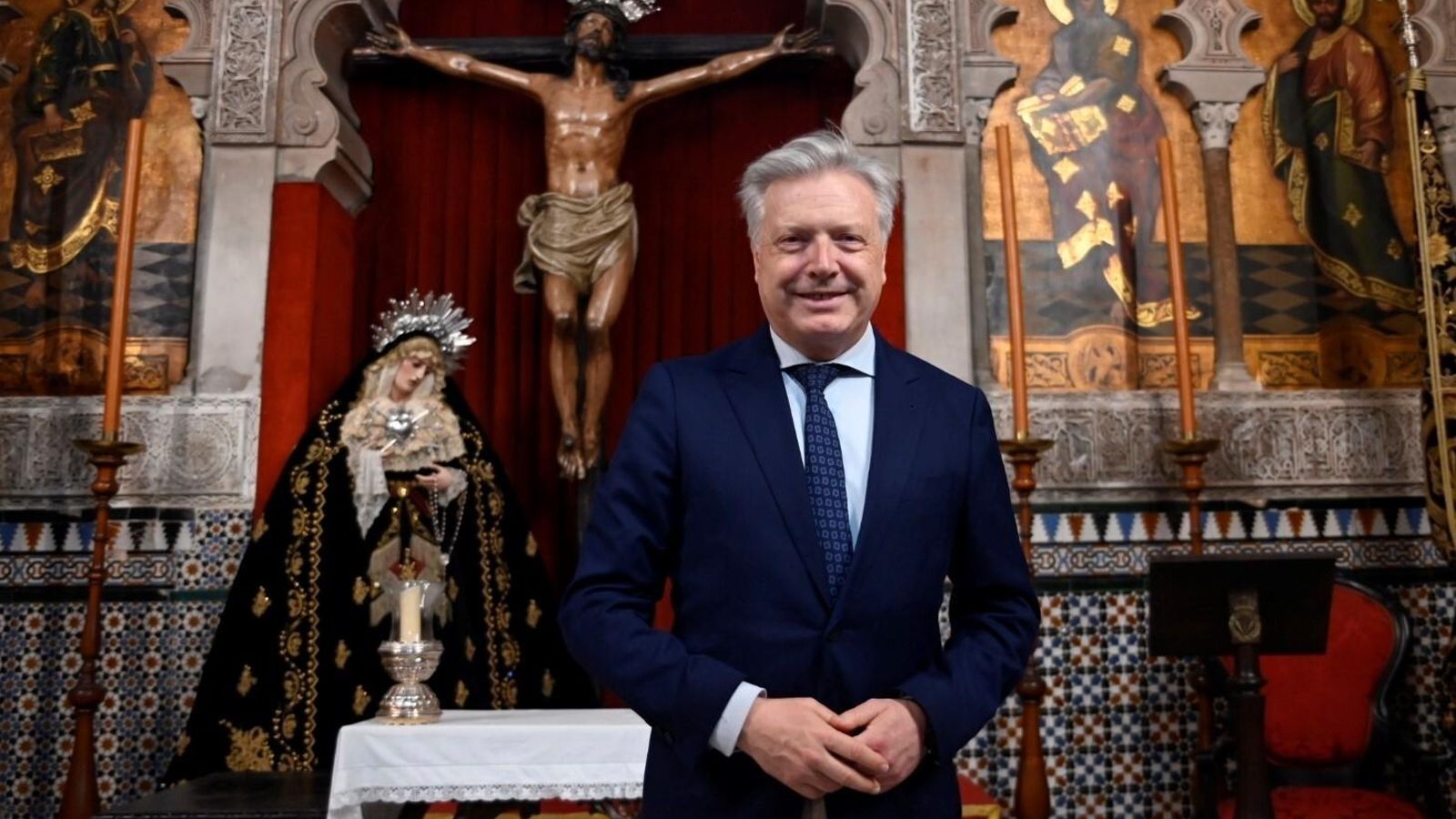 Juan José Primo Jurado posa para 'el Día' en la iglesia de San Pablo.