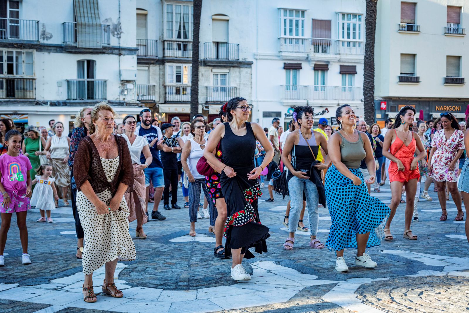 Las imágenes de la 'Shopping night' del Centro Comercial Abierto en Cádiz