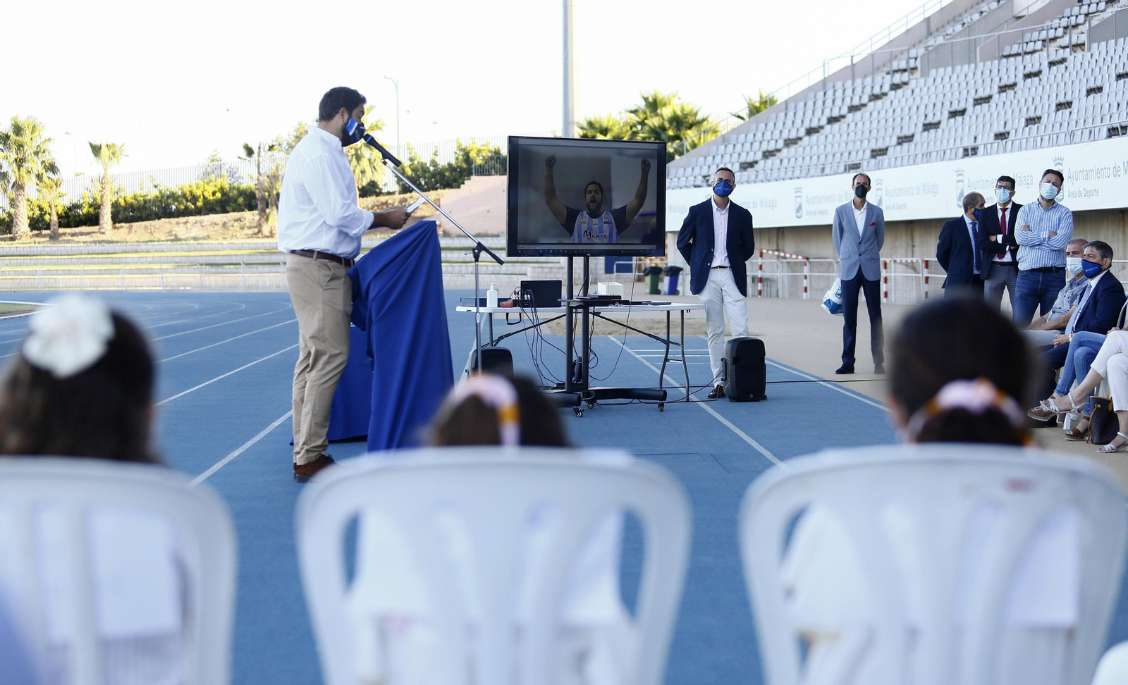Fotos: El homenaje a Borja Vivas en el Ciudad de Málaga