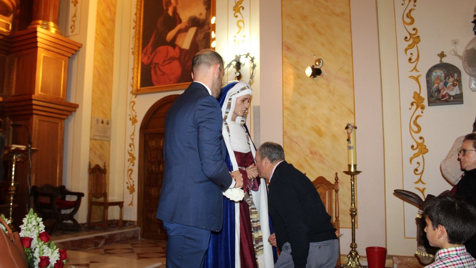 Besamanos a la Virgen de la Salud.