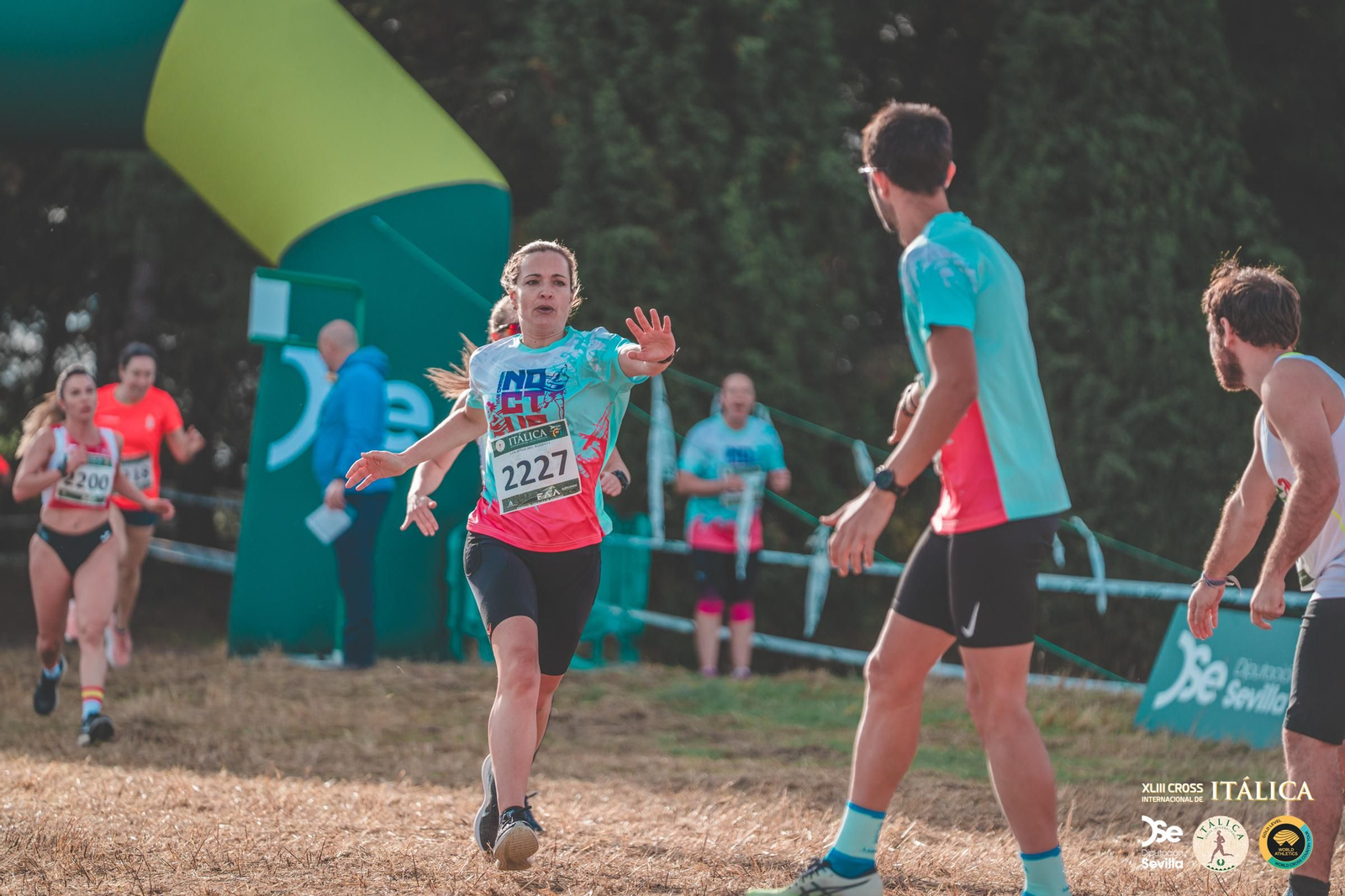 Búscate en las fotos del Cross de Itálica 2025 | 3