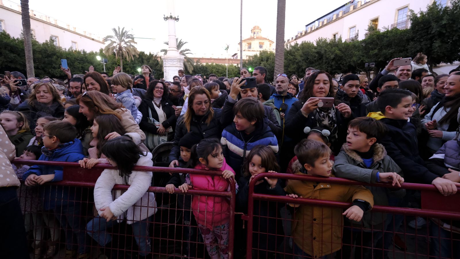 Fotogalería de la Cabalgata de Reyes Magos en Almería