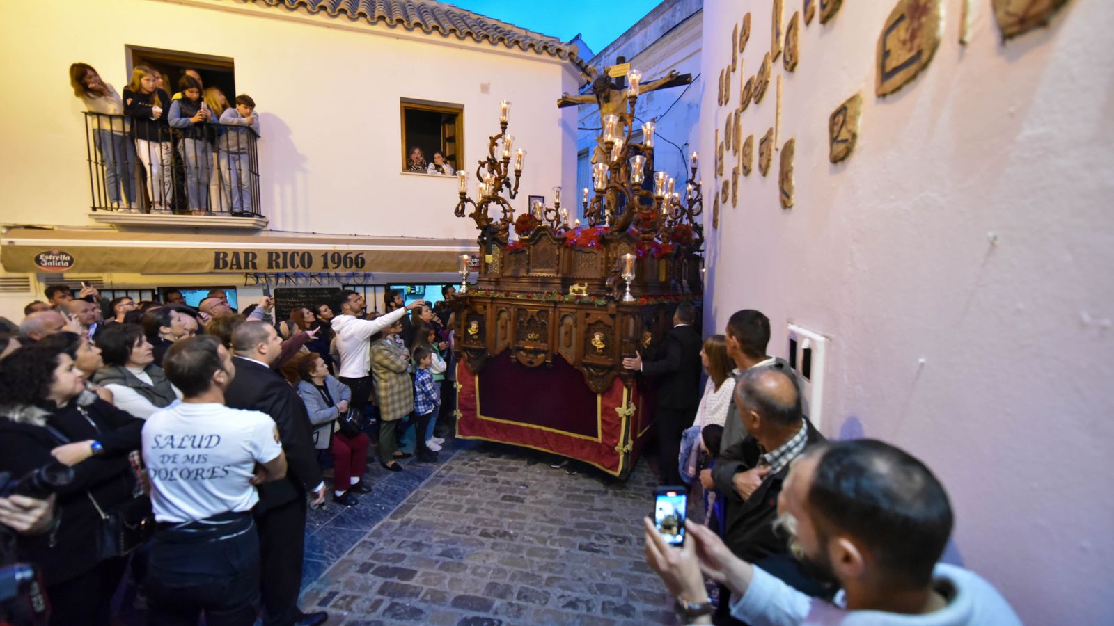 Fotos del Martes Santos en Tarifa: Santisimo Cristo de la Salud y Nuestra Señora de los Dolores