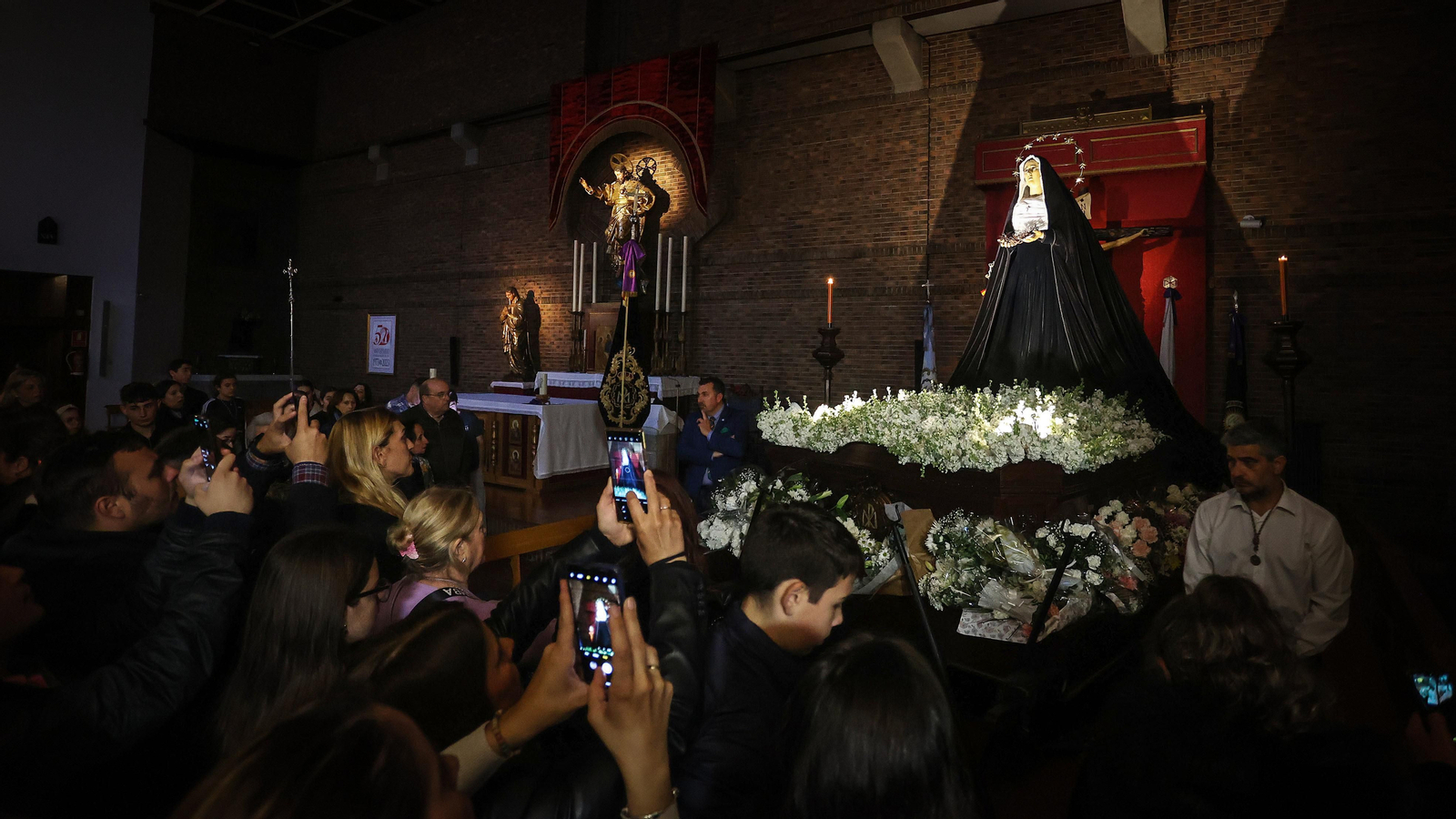 La Hermandad de Amor y Sacrificio de Jerez en imágenes