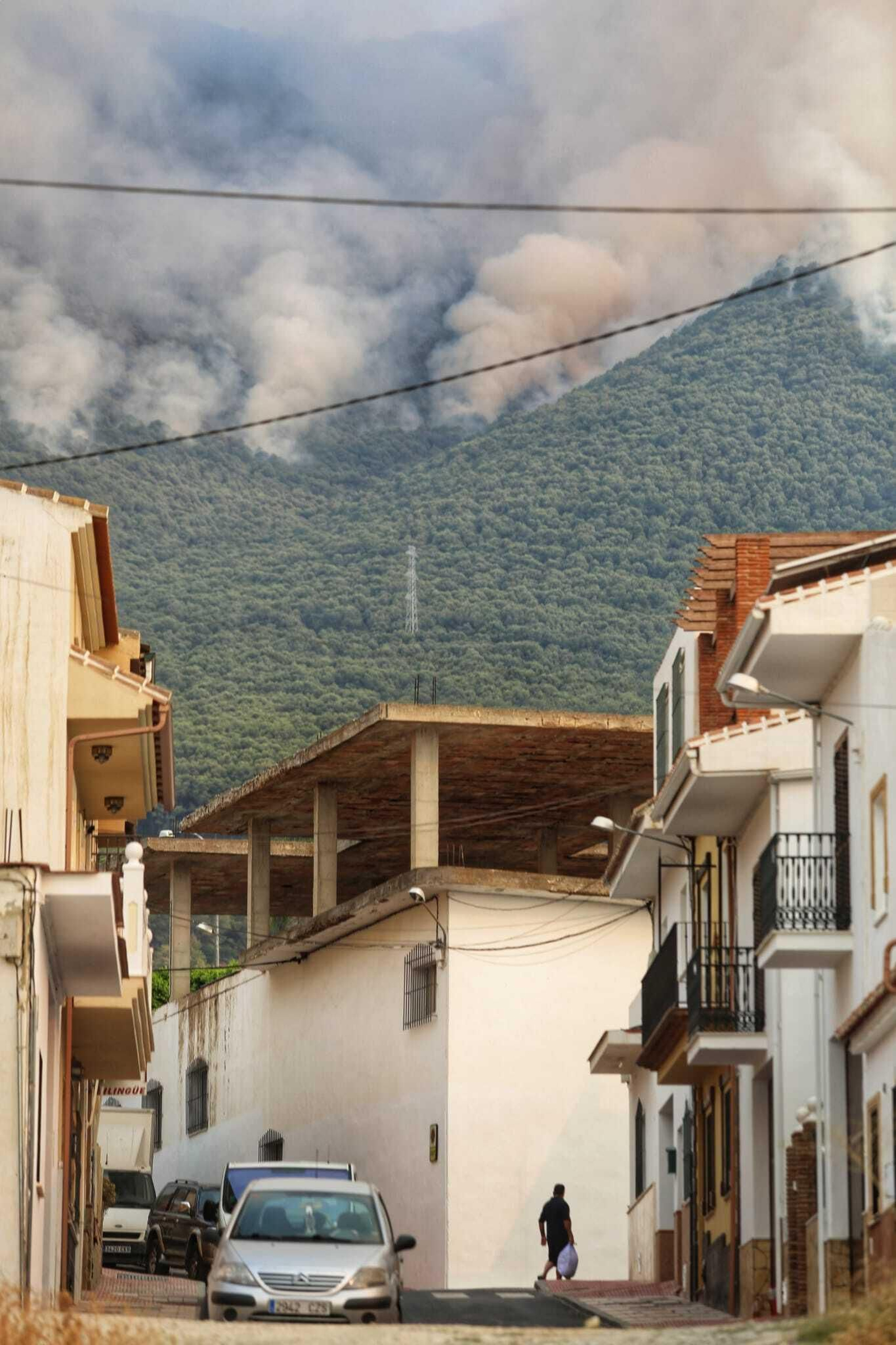 Incendio forestal en Mijas, en el paraje El Higuerón (fotos)