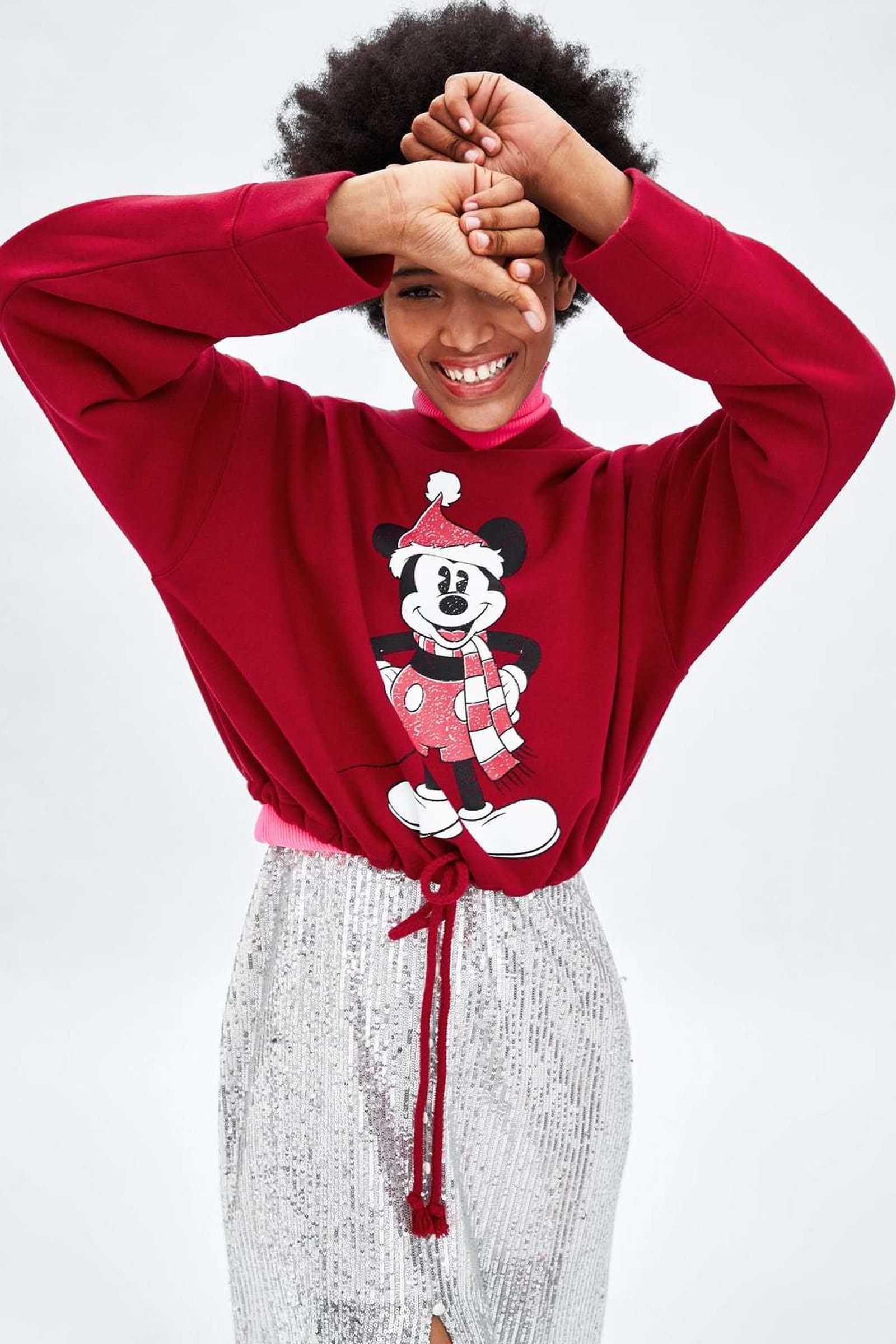 Los chalecos de Navidad se sustituyen por los jersys de Mickey Mouse.