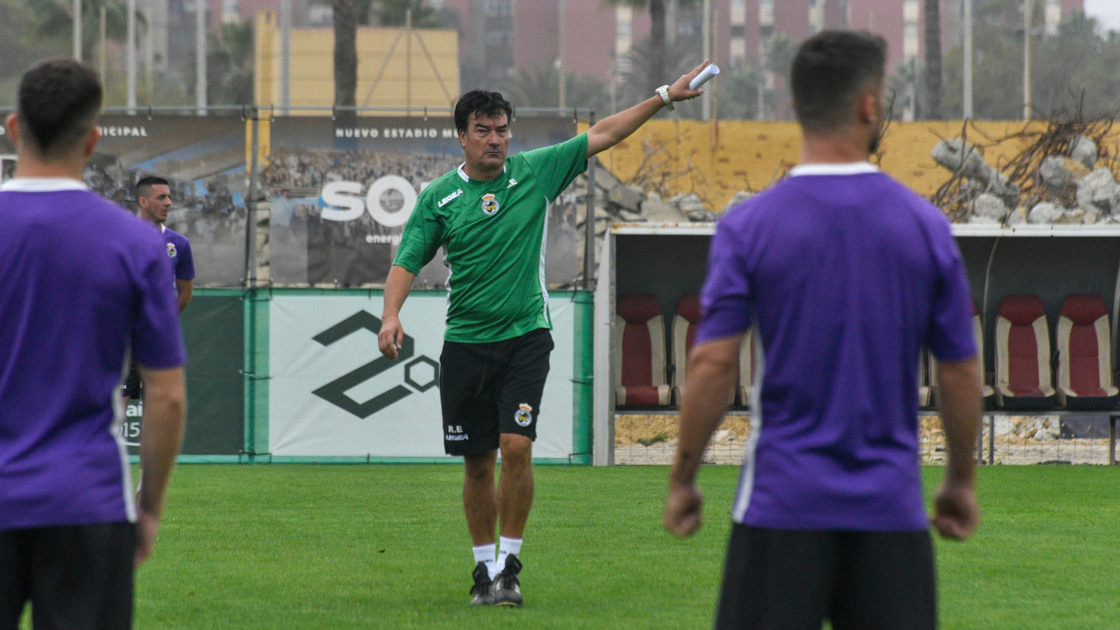 Fotos del primer entrenamiento de Rafa Escobar como entrenador de la Balona