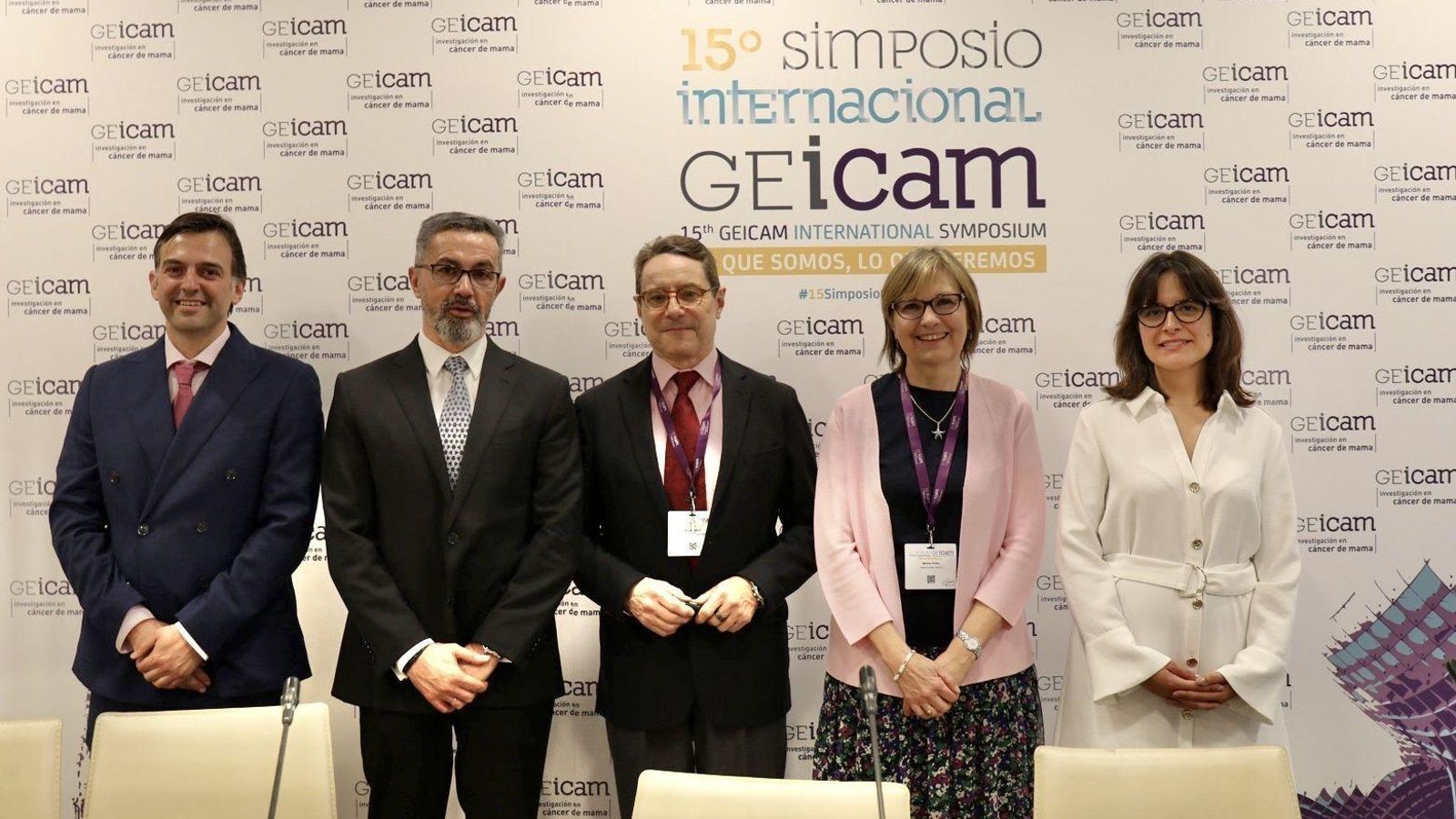 Los doctores Fernando Henao, Manuel Ruiz Borrego, Miguel Martín, Marina Pollán y Natalia Chavarria. Los doctores Fernando Henao, Manuel Ruiz Borrego, Miguel Martín, Marina Pollán y Natalia Chavarria.