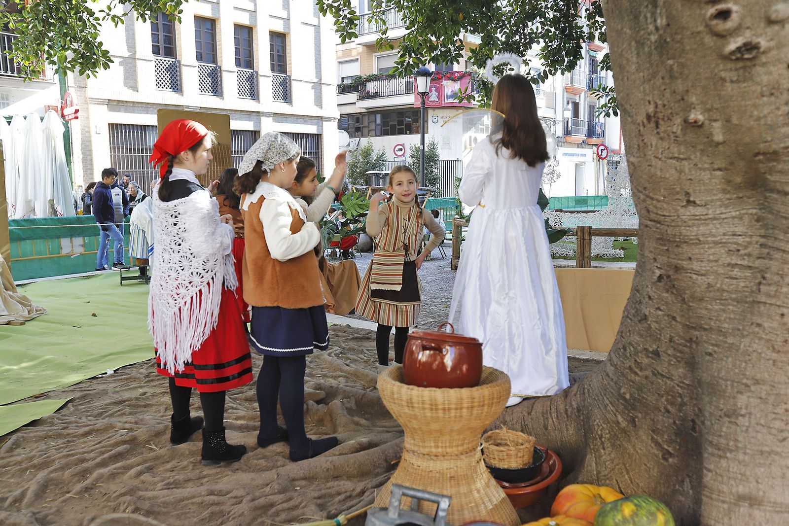 Imágenes del Belén Viviente del Colegio María Inmaculada en la Plaza Niña