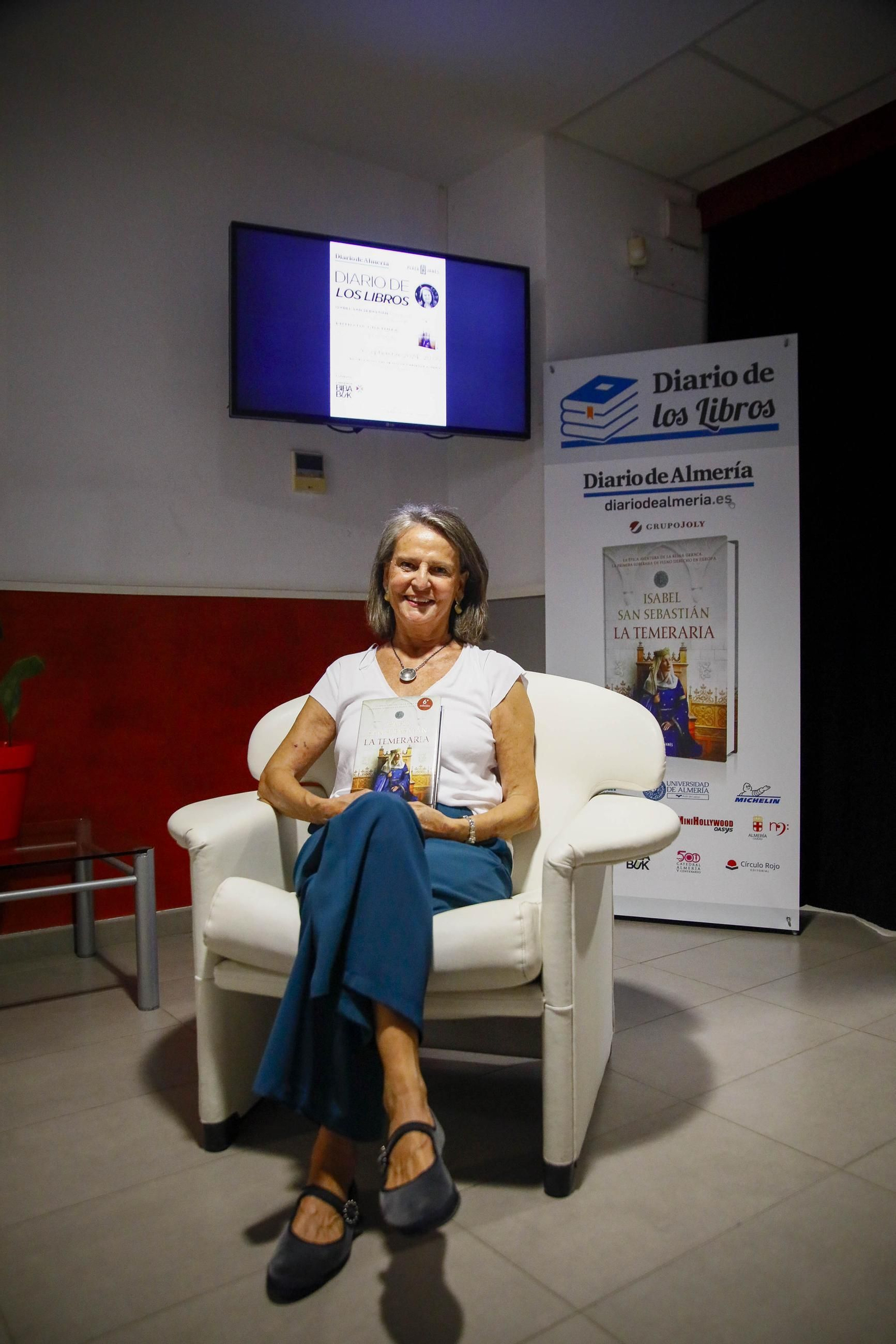 Las imágenes del diario de los libros con Isabel San Sebastián