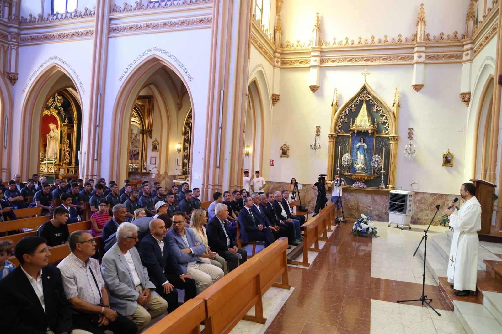 Las fotos del Málaga CF en su visita al Cautivo