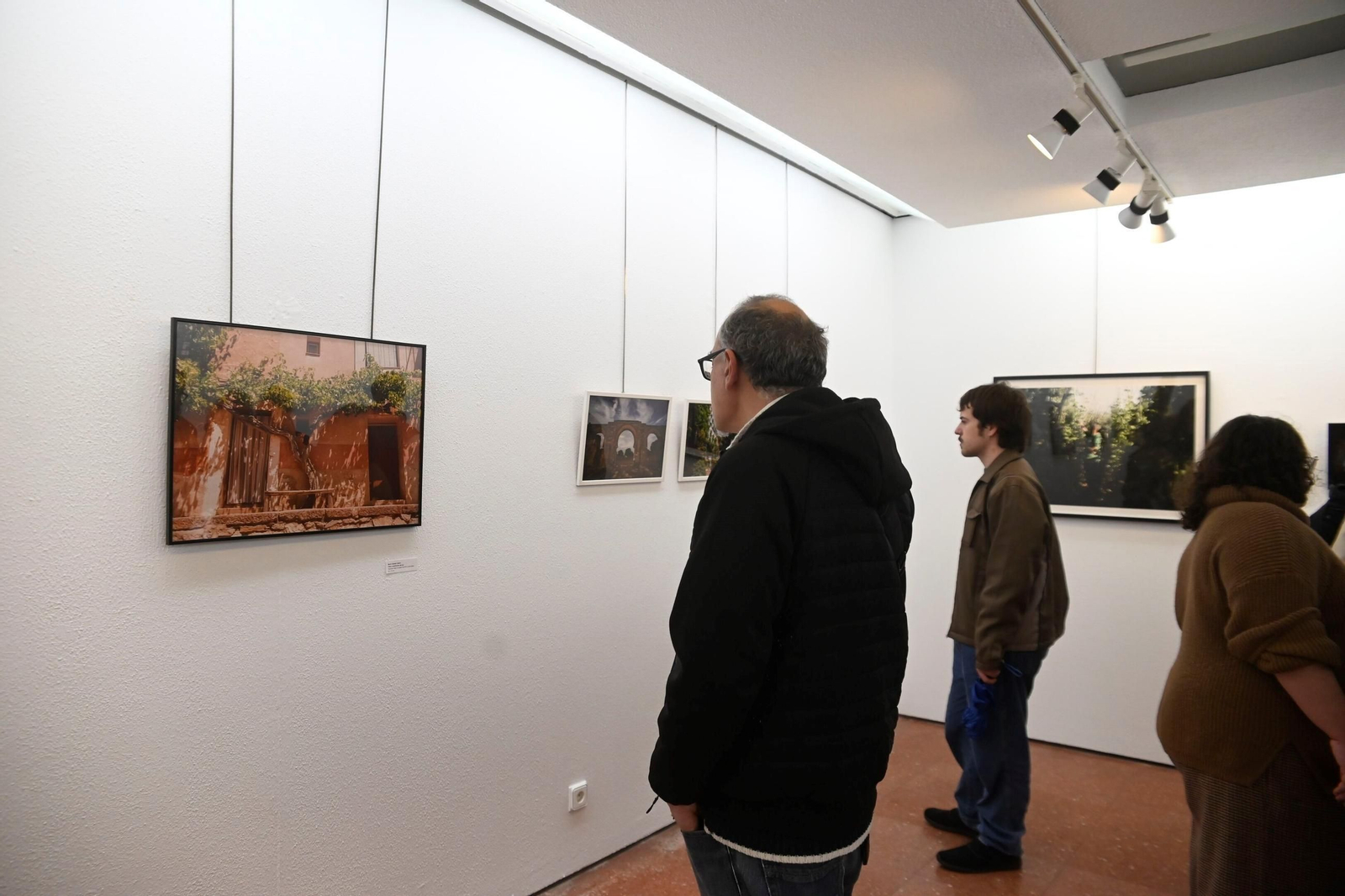 La exposición de fotografía del alumnado de la Escuela de Arte Mateo Inurria, en imágenes
