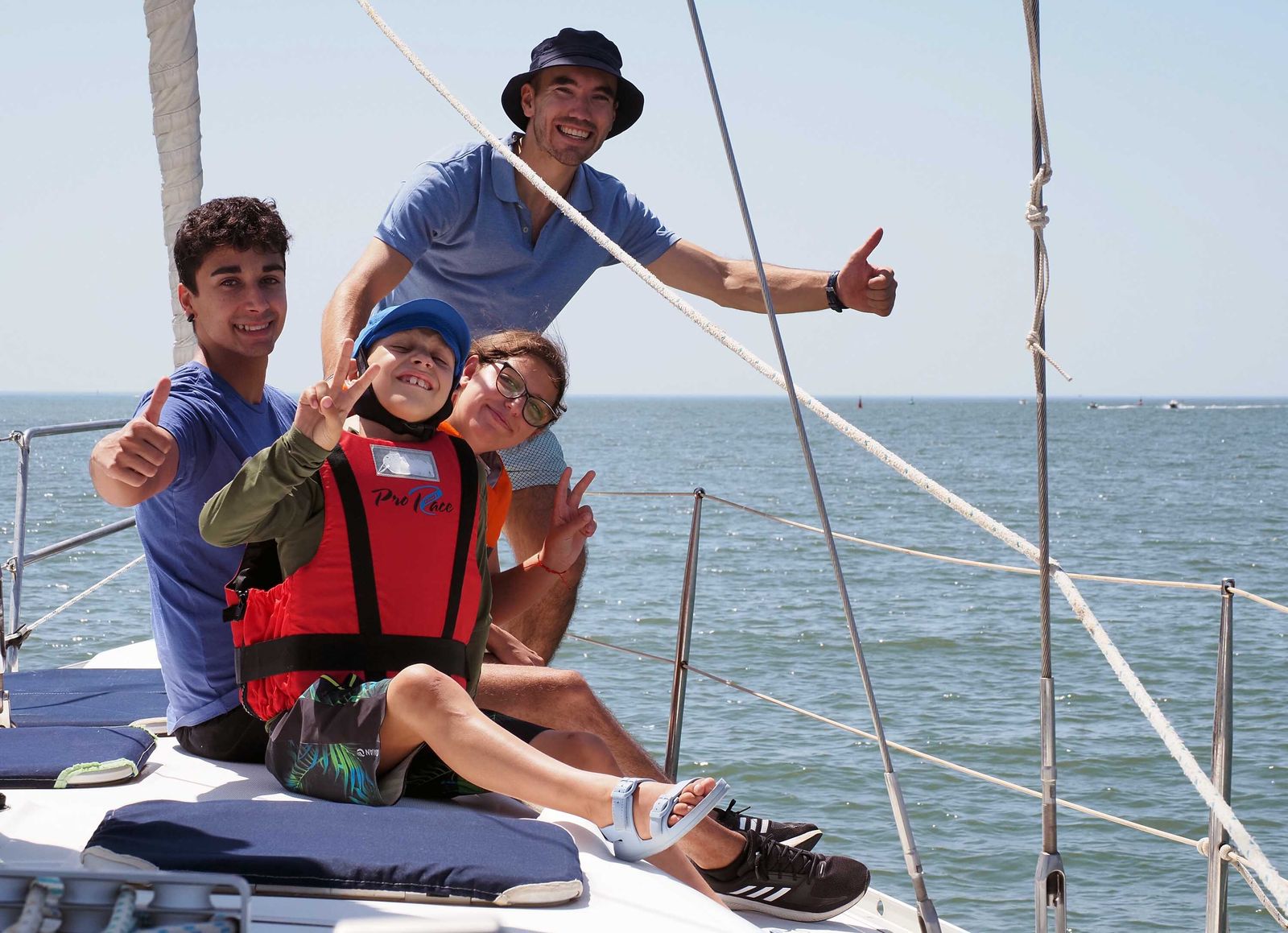 'Navega con Álvaro', la sesión de quimioterapia en Huelva, en imágenes