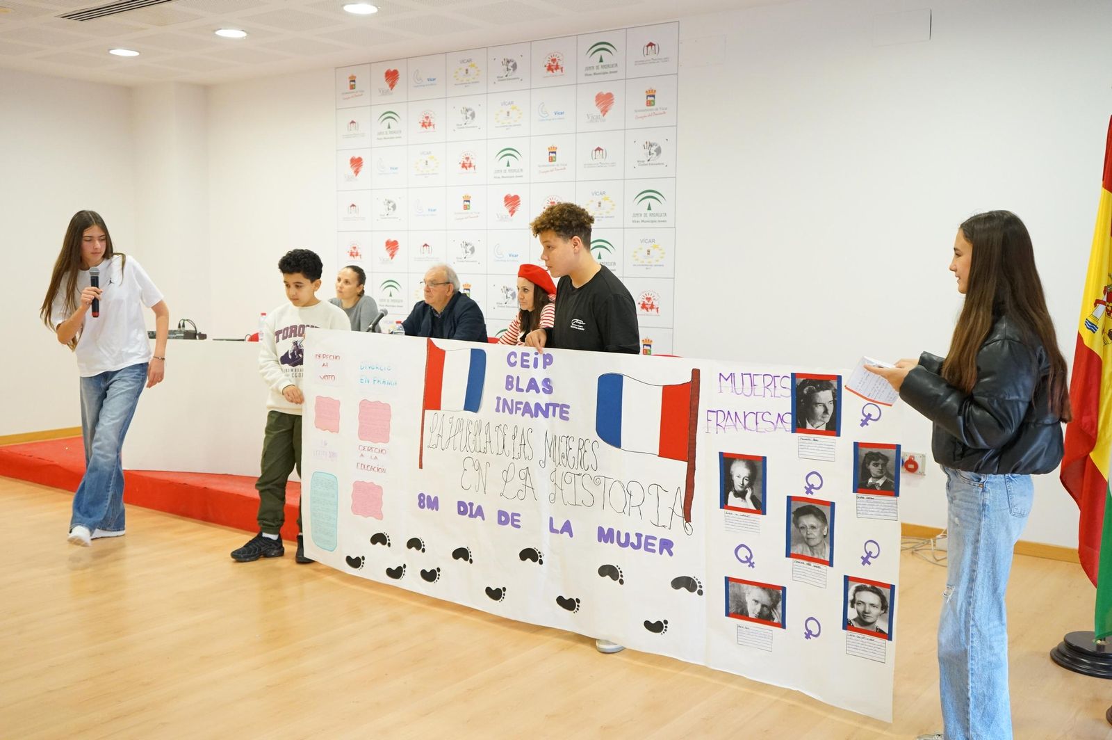 Momento de la sesión plenaria infantil.