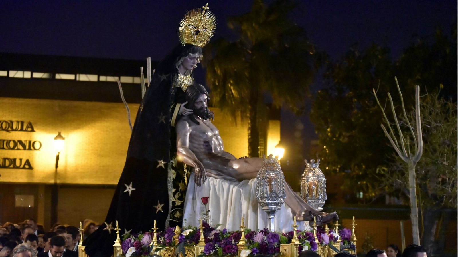 Las fotos del Via Crucis Oficial del Consejo Local de Hermandades y Cofradías de Algeciras
