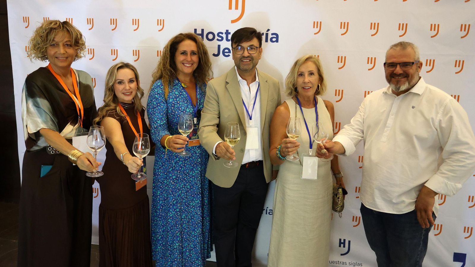 Inauguración de 'Entre Vinos Tintos y Blancos' en Jerez