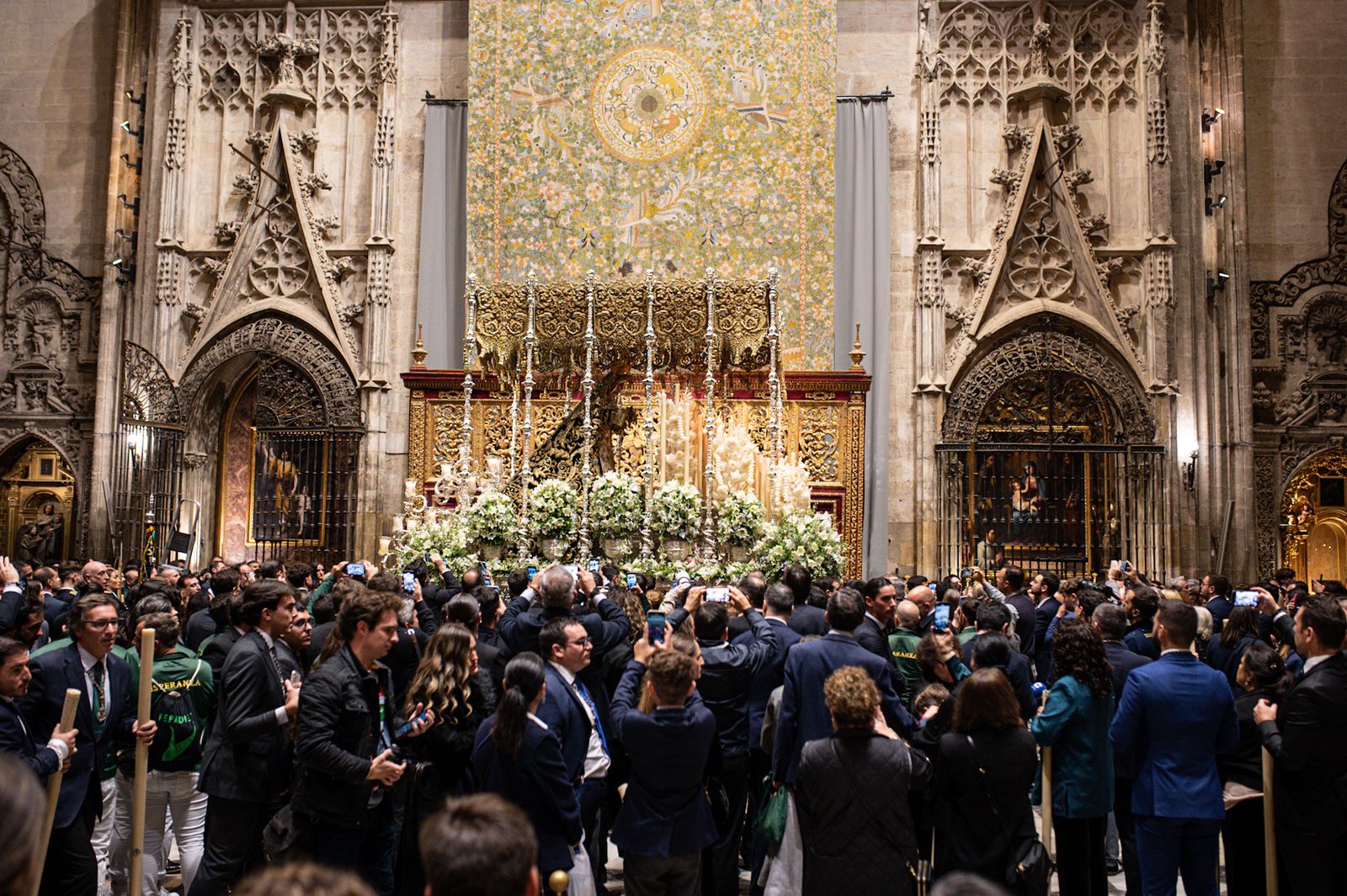 Las fotos de la Esperanza de Triana en la Catedral