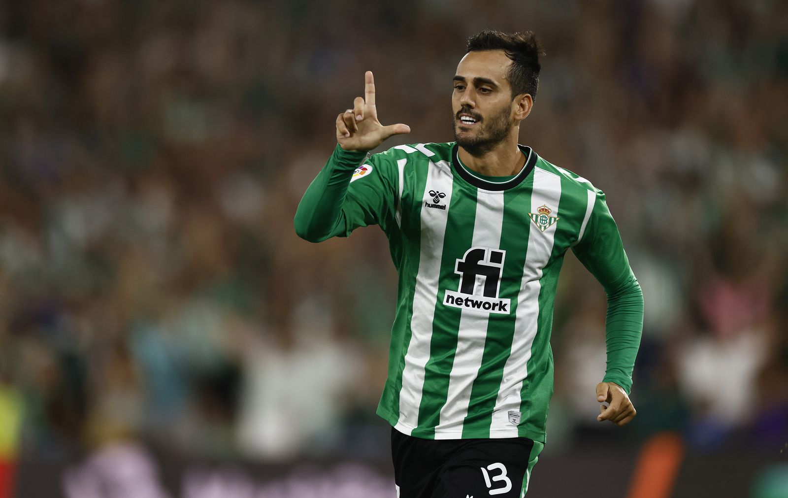 Juanmi celebra su primer gol ante el Elche.