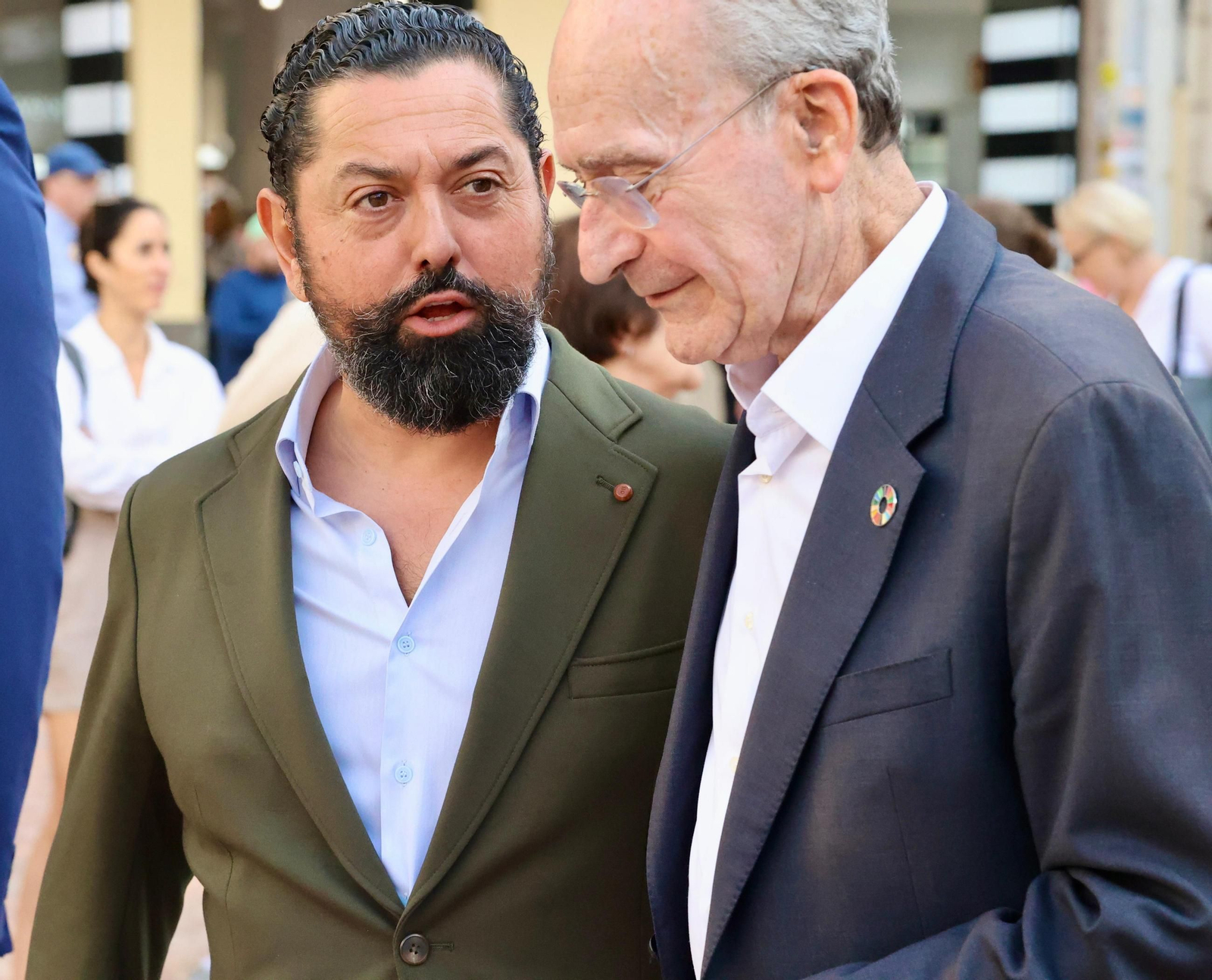 El alcalde De la Torre se anima a jugar con Conchita Martínez en la presentación de la BJKC