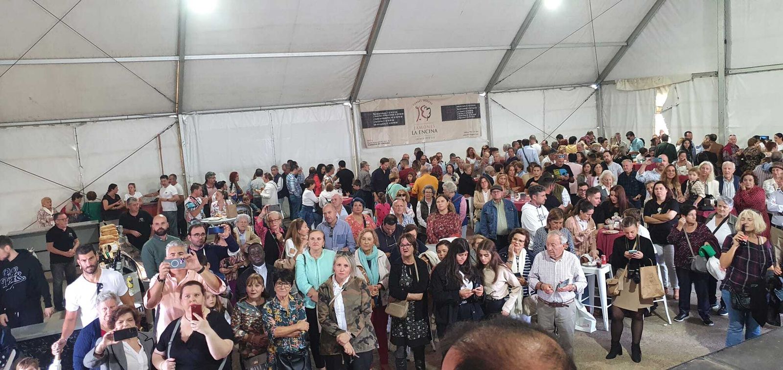 La celebración de la IX Feria del Lechón Ibérico de Cardeña, en imágenes