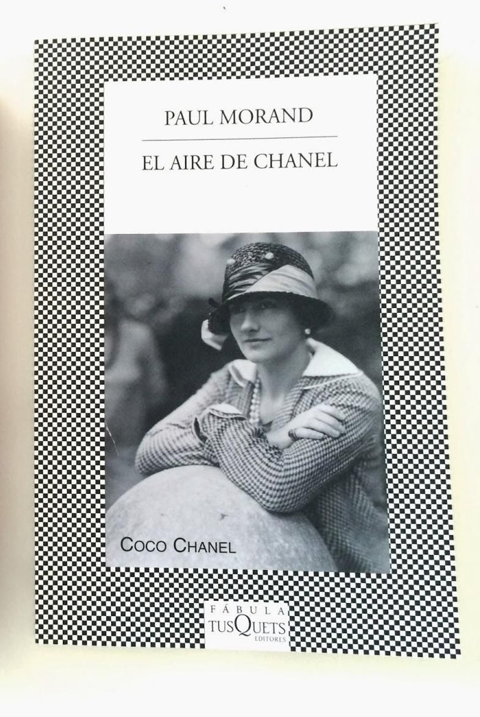 'El aire de Channel', por Paul Morand.