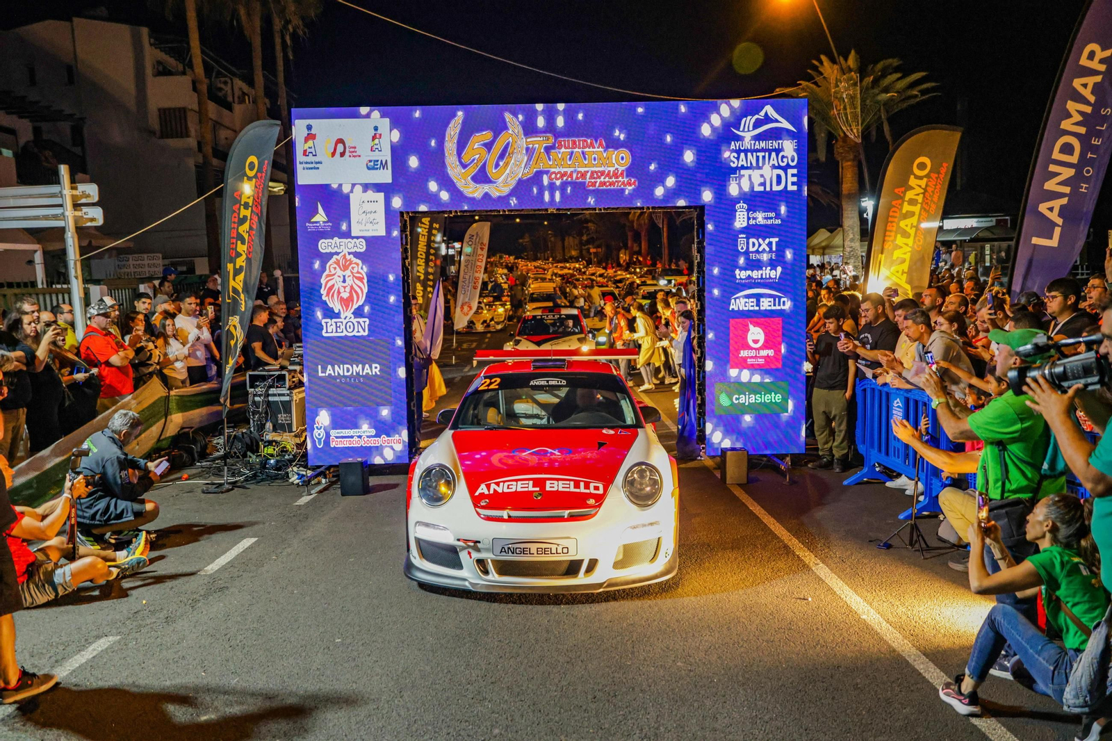 El piloto almeriense preparado en su vehículo para tomar la salida de la prueba celebrada el pasado fin de semana.