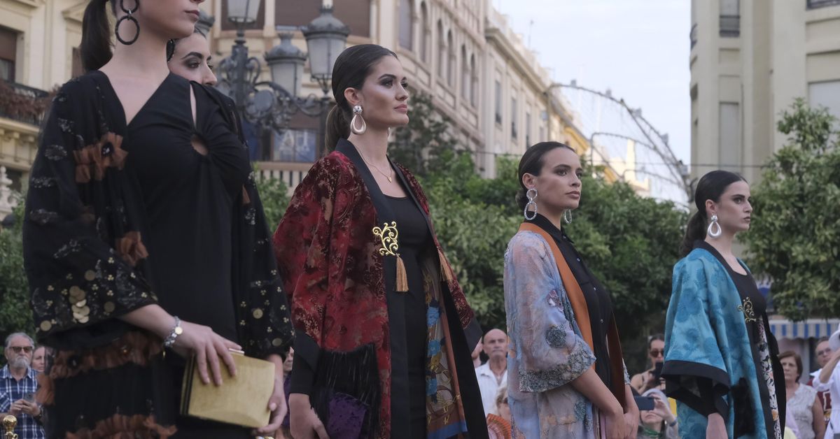 La plaza de las Tendillas de Córdoba se convierte en una pasarela de ...