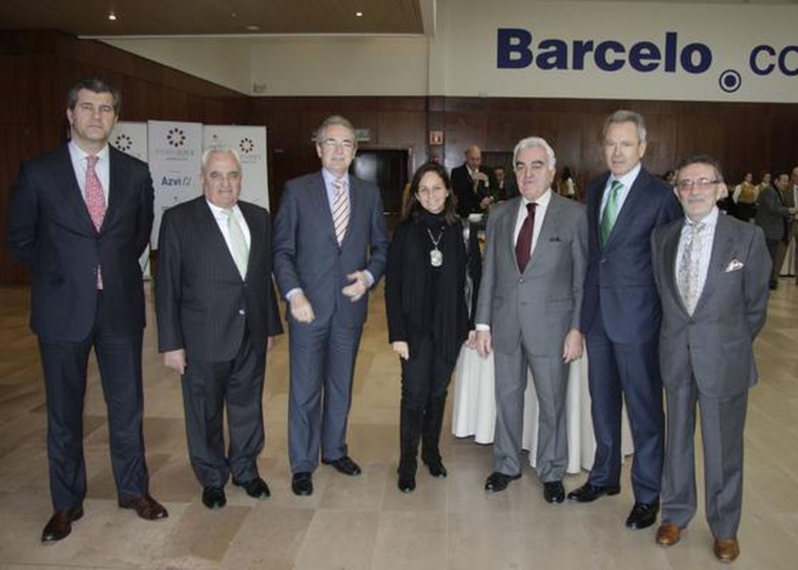 Los directivos y administradores de Azvi Álvaro Soto, Manuel Contreras, Melania Contreras, Bernardo Contreras y José Pozo, con Miguel Vilaplana. / Reportaje gráfico: Juan Carlos Vázquez y Victoria Hidalgo