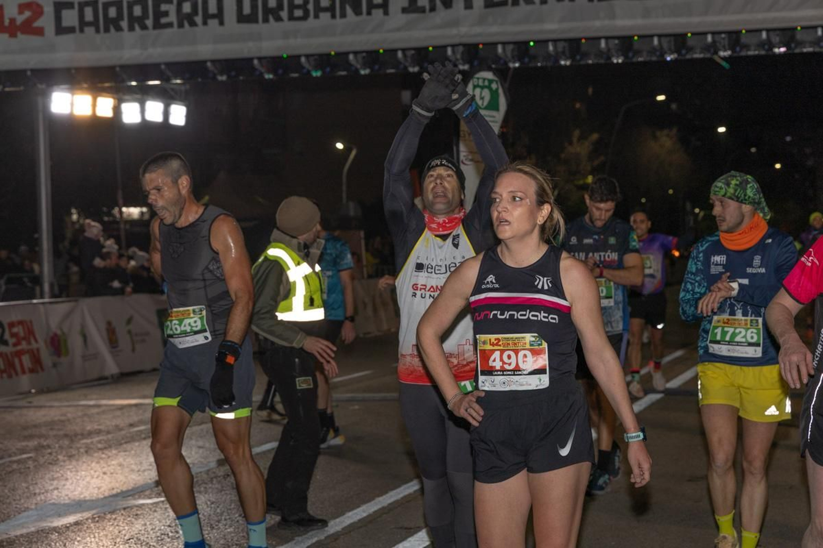 En imágenes: búscate en tu llegada a meta de la Carrera de San Antón 2025 (7)