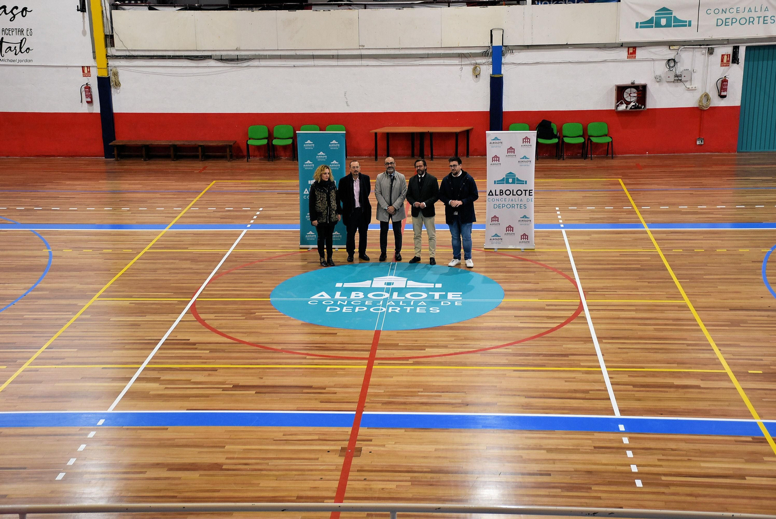 El Pabellón Municipal de Deportes de Albolote es una instalación histórica en Granada.