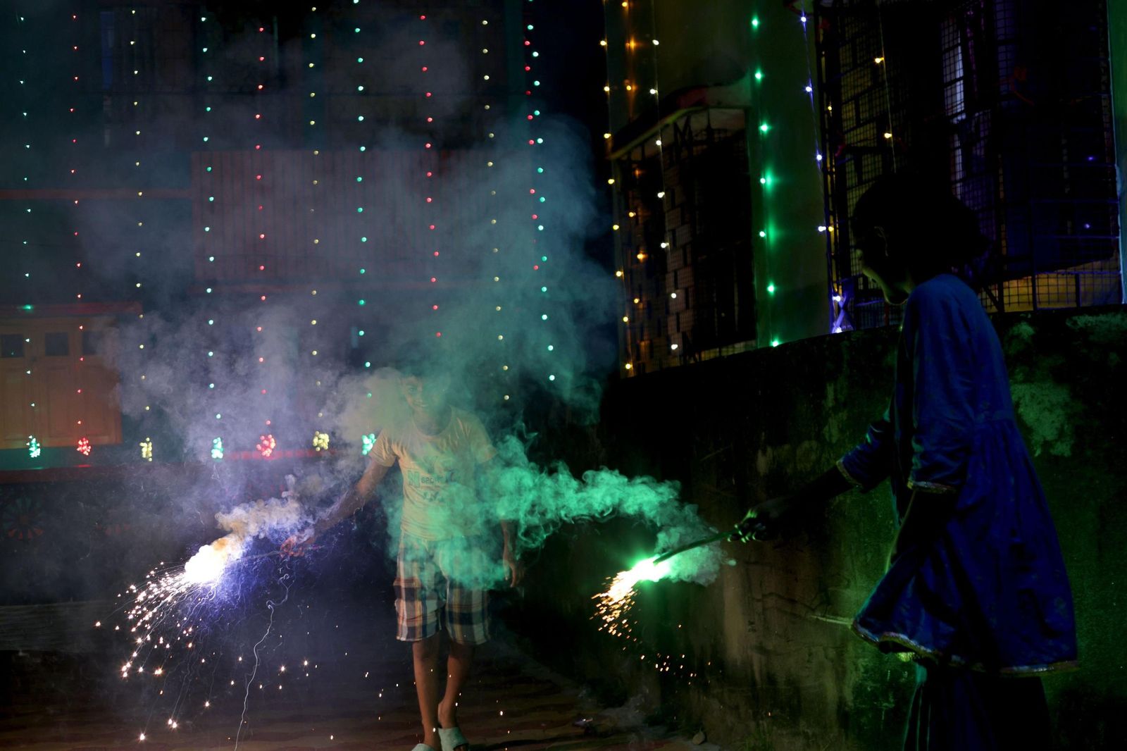 Las preciosas imágenes de la celebración del Diwali en India: un festival de luz y color