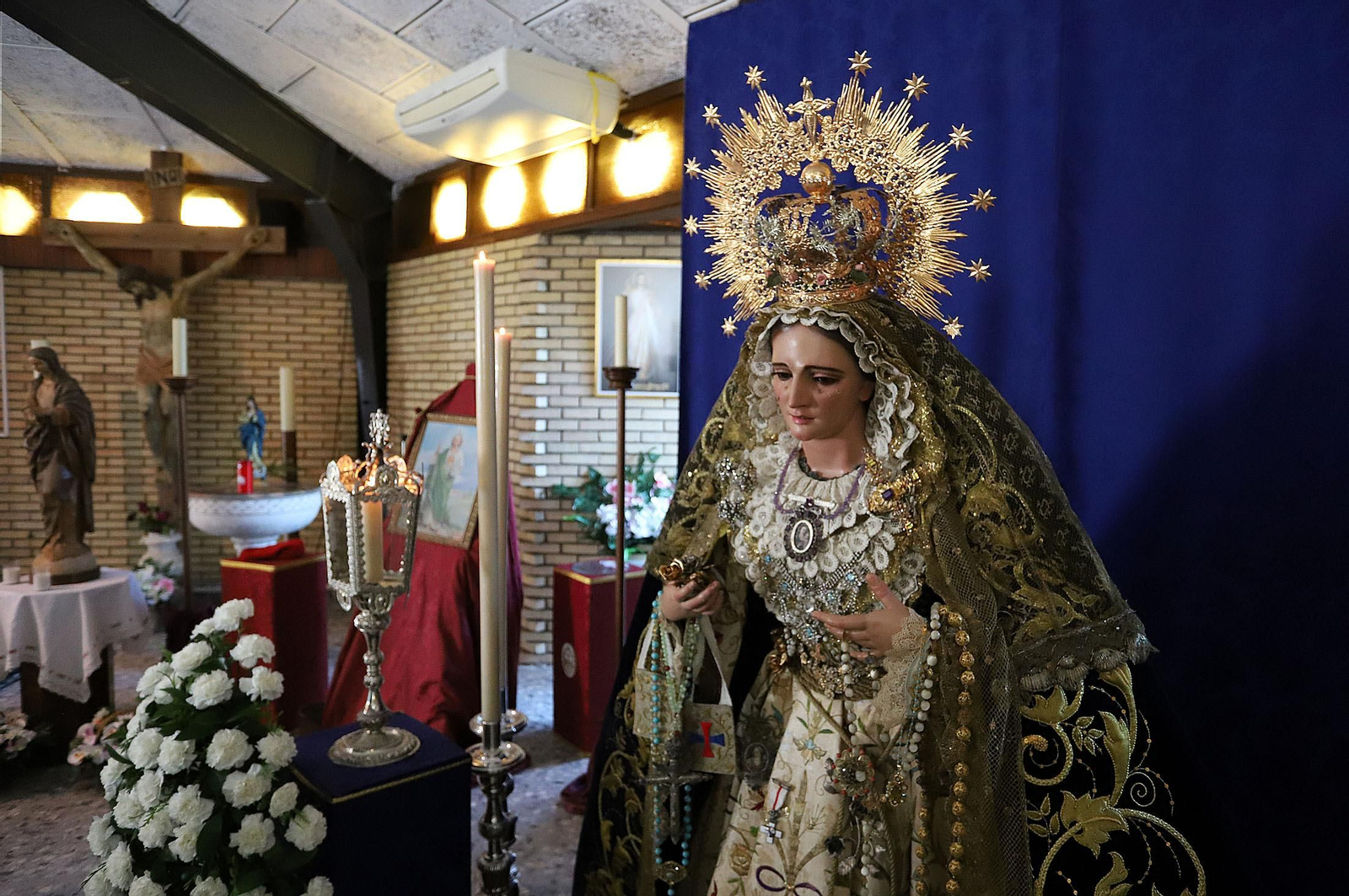 Bendición de María Santísima de la Trinidad en la iglesia de la Sagrada Familia