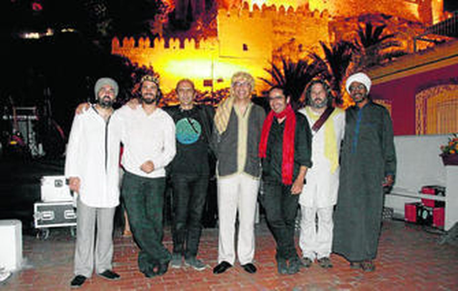 La Banda Morisca en la Terraza de La Guajira, con la Alcazaba al fondo.