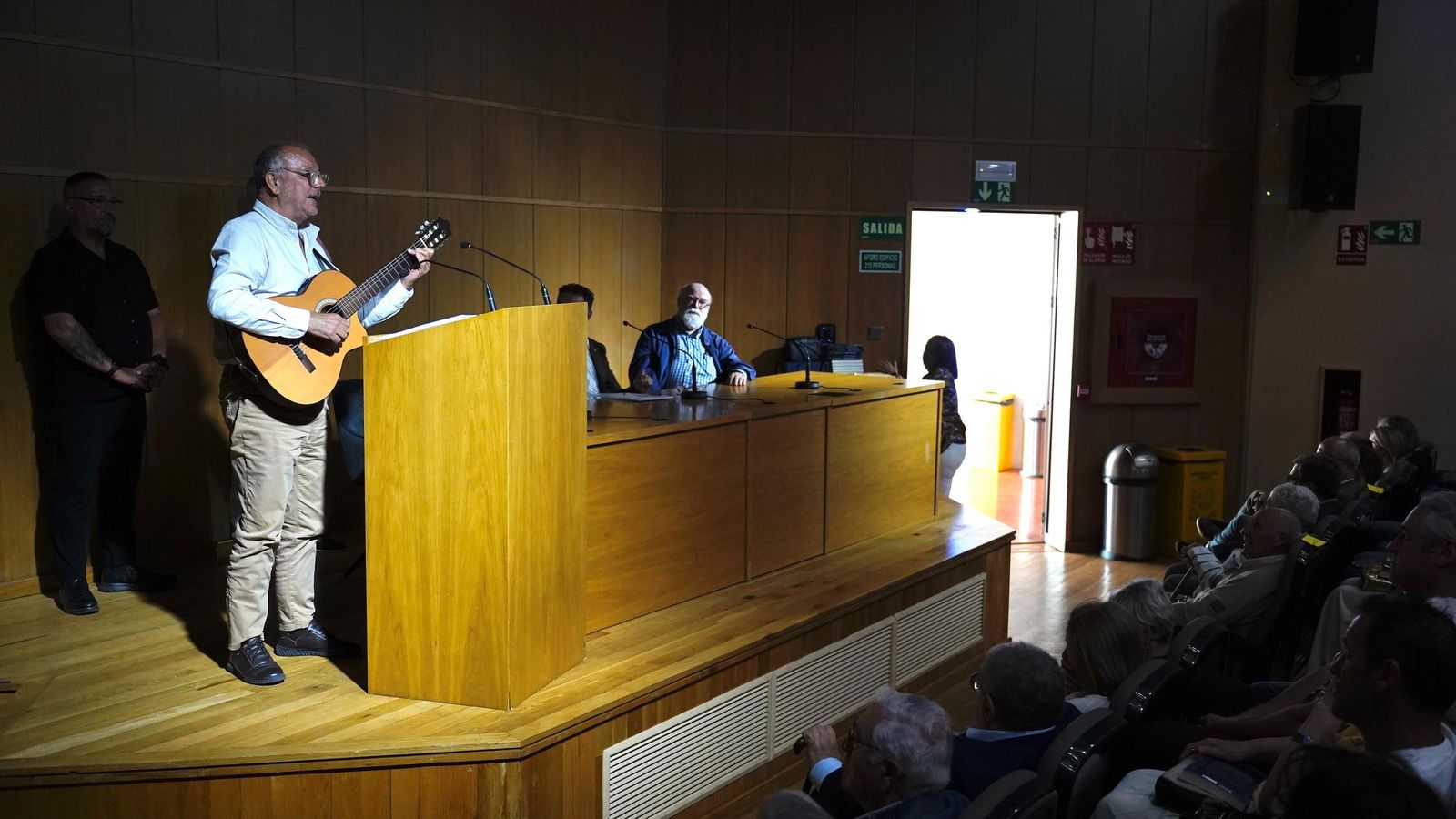 Fotos de la presentación del libro de Roberto Losada en el Auditorio Millán Picazo