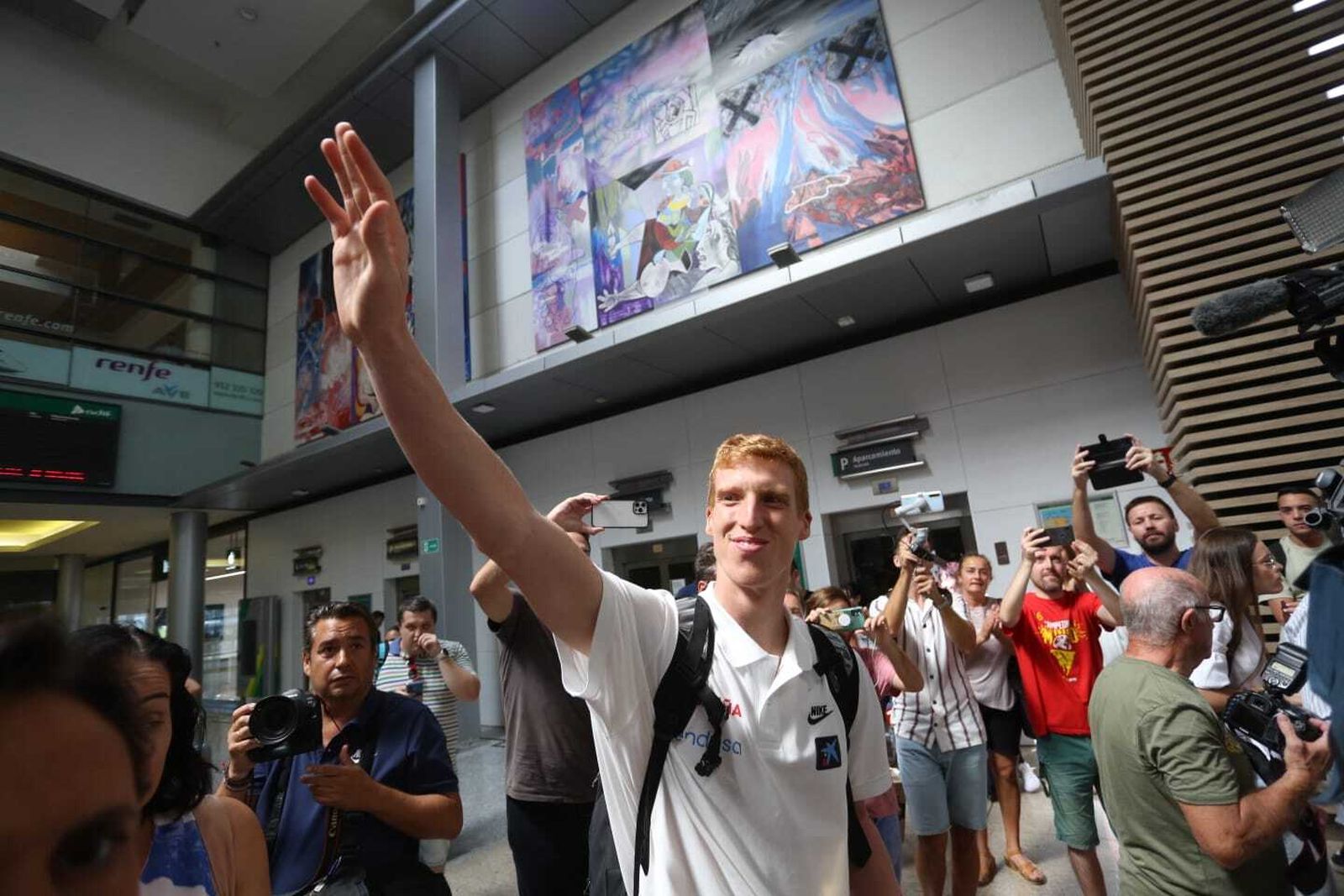 La llegada a Málaga de Alberto Díaz y Darío Brizuela con el oro a Málaga