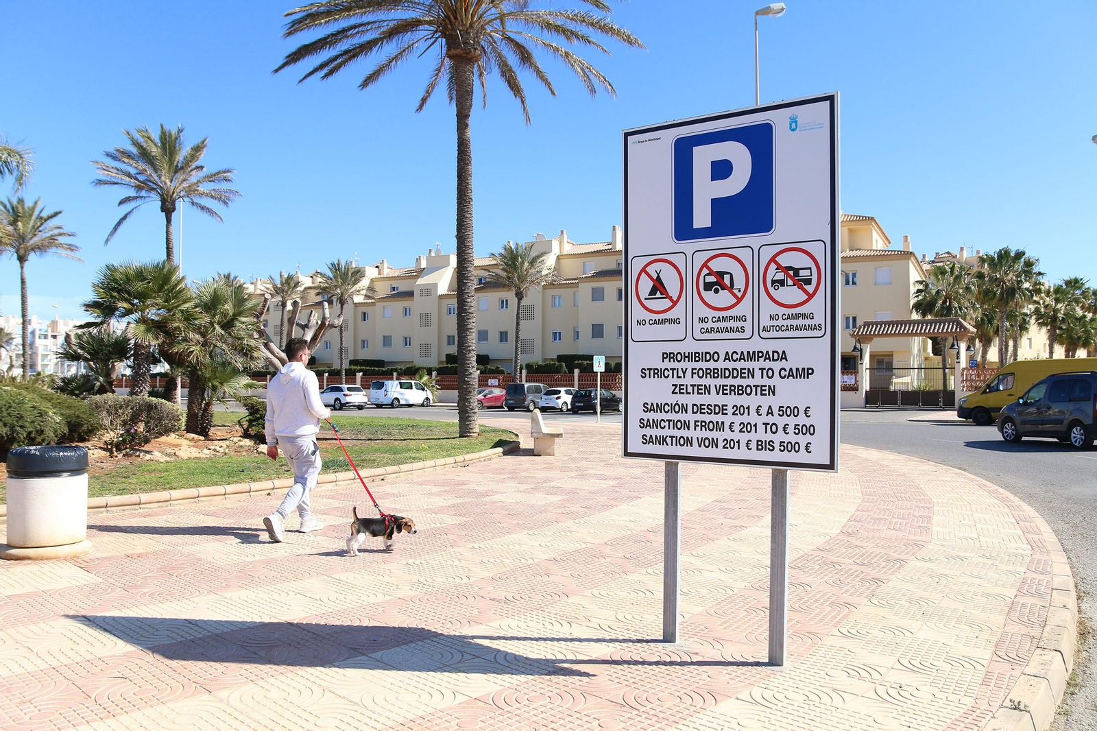 Fotogalería de las autocaravanas aparcadas en Roquetas