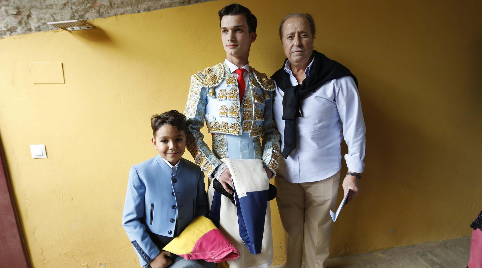 Las fotos de la novillada final de las escuelas taurinas de Cádiz, en La Línea