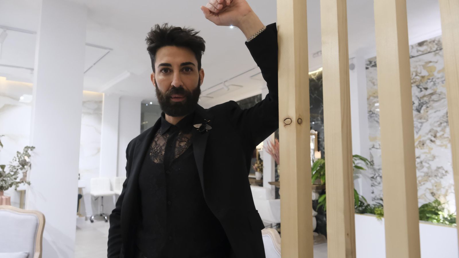 José Tabas apuesta en su espacio por un concepto de belleza integral, que incluye maquillaje y peluquería