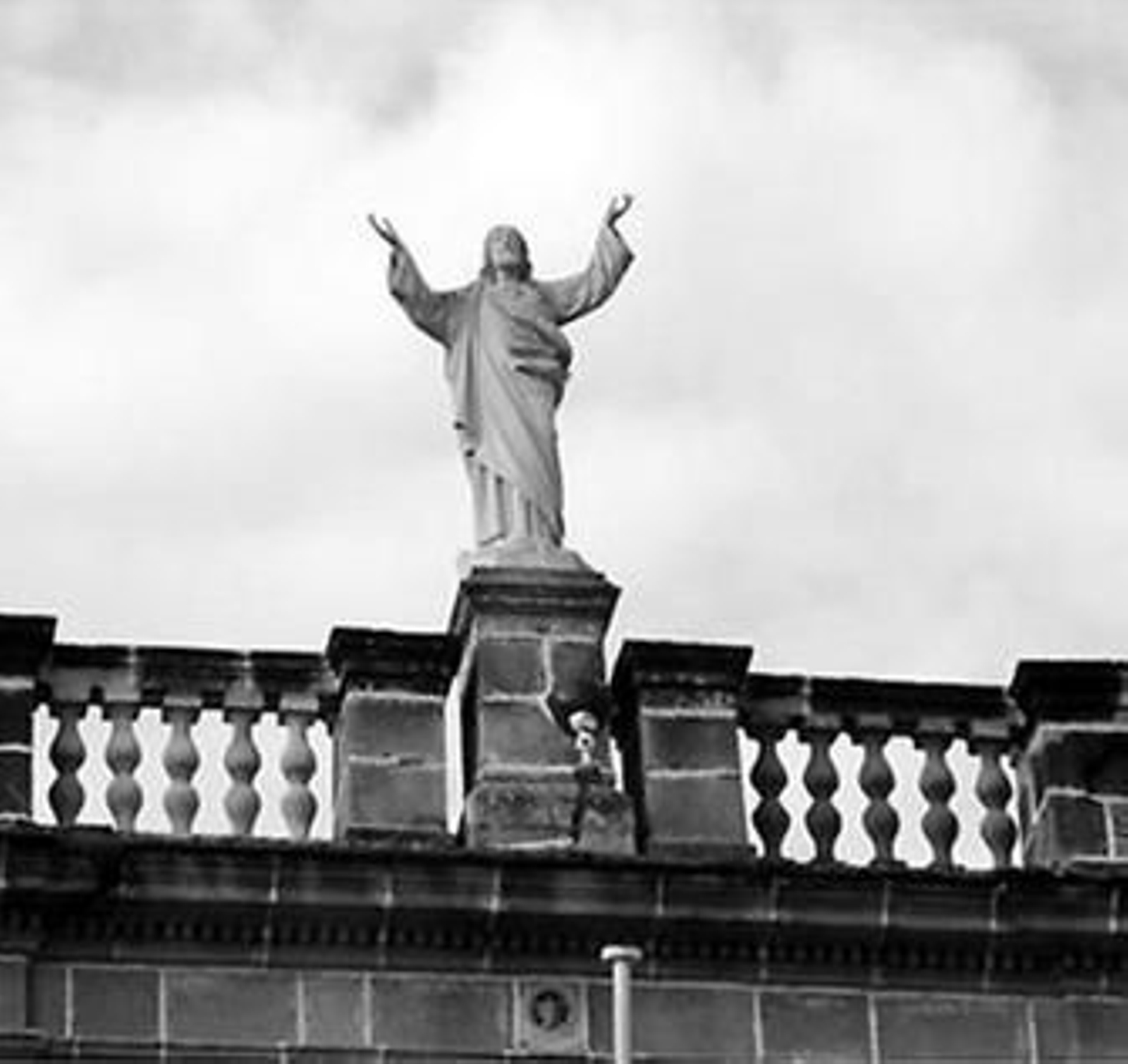 Los dos monumentos jerezanos al Sagrado Corazón de Jesús