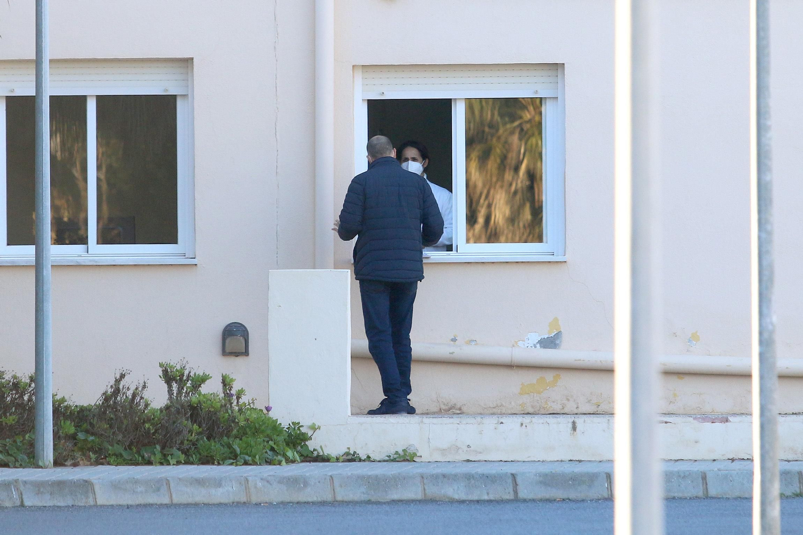 Las imágenes de la llegada de las primeras vacunas contra el COVID-19 a Almería