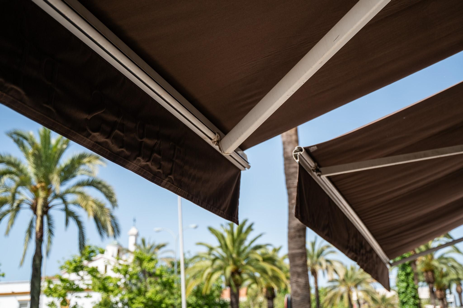 Todos los cambios que traerá la nueva ordenanza de veladores de Huelva: Horarios, aforos, toldos o sillas