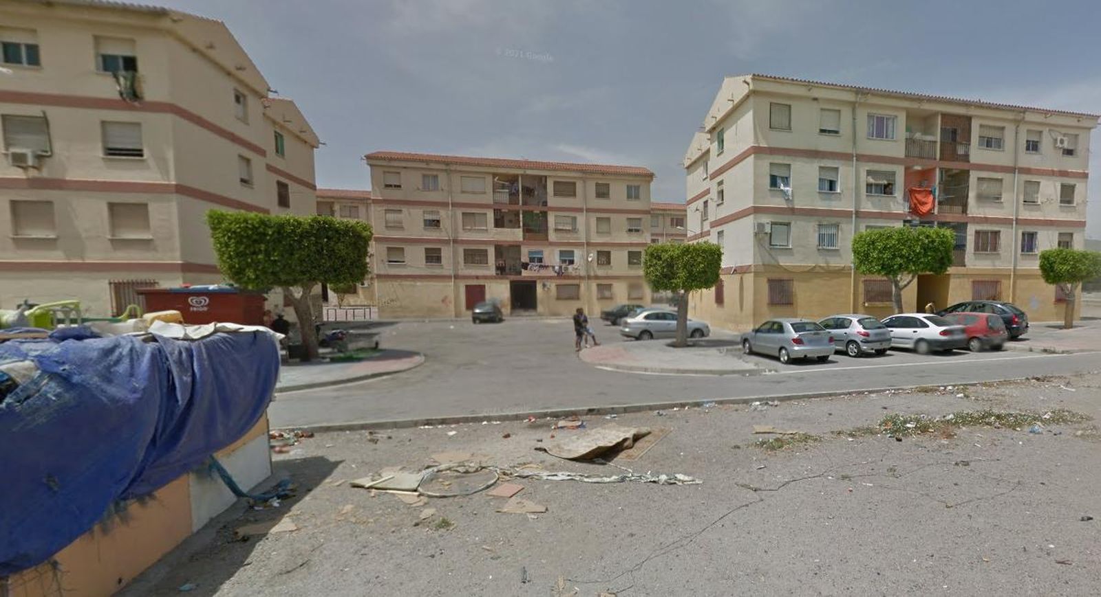 El fuego se encuentra localizado en un piso de la avenida Manolo Caracol.