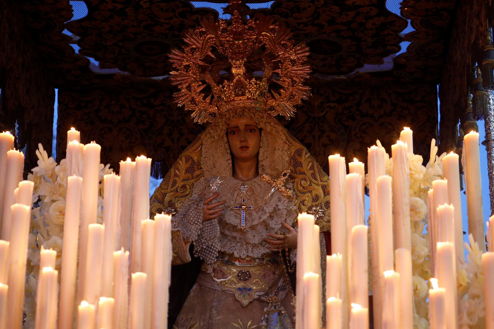 Viernes Santo en Córdoba: la procesión del Descendimiento, en imágenes
