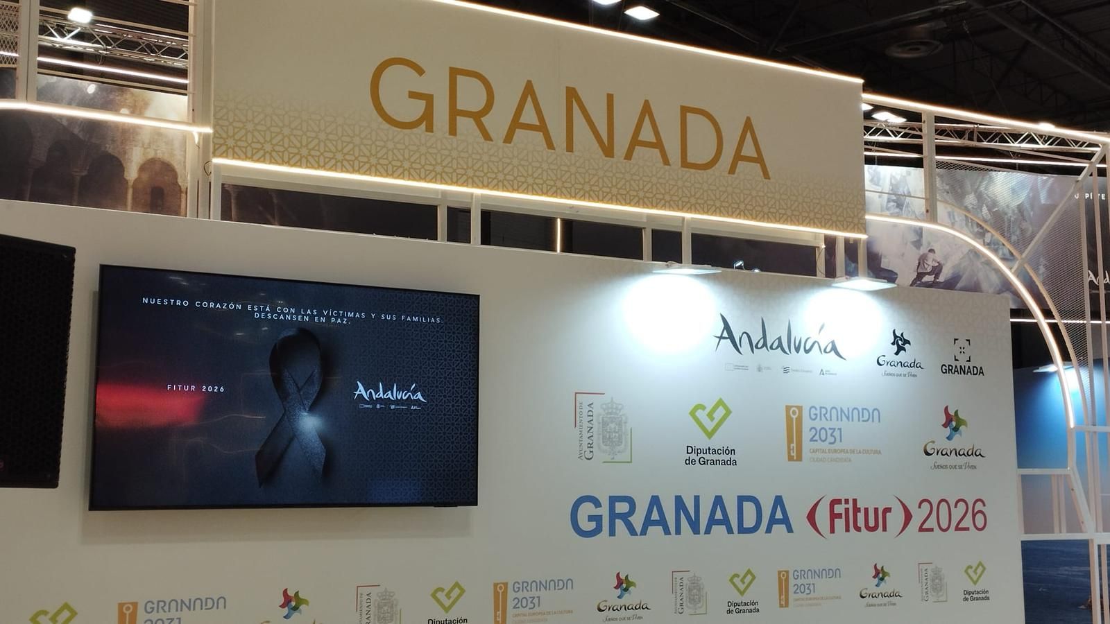 Stand de Granada en Fitur, sin actividad política y mostrando luto por las víctimas del accidente de Adamuz