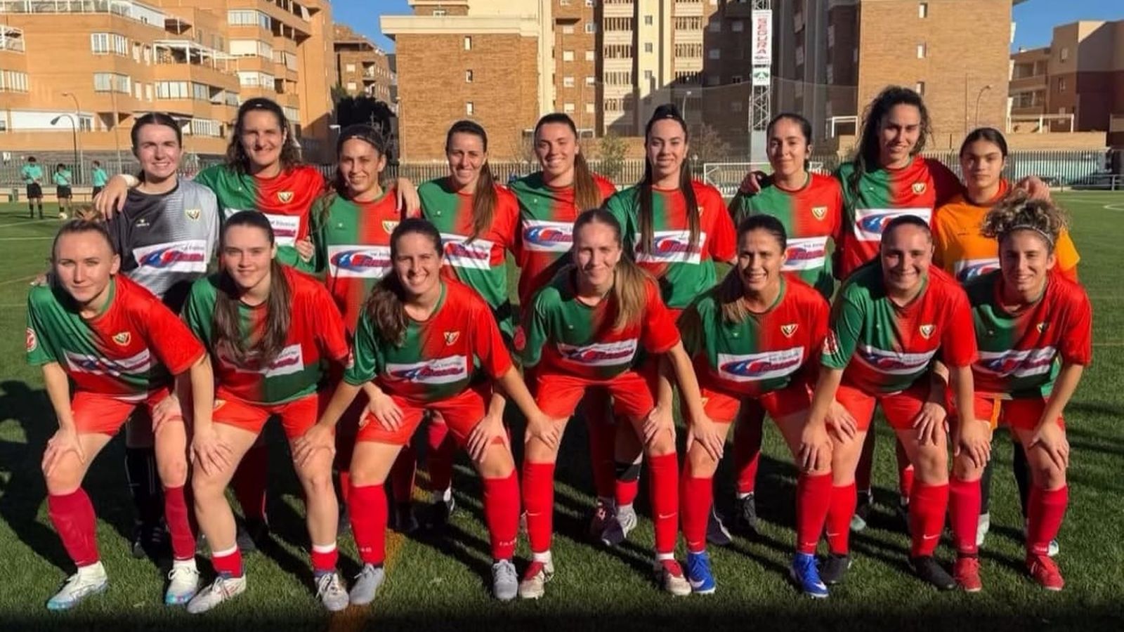 Las jugadoras del Pavía posan antes del comienzo de su encuentro frente al Real Jaén de esta pasada jornada.