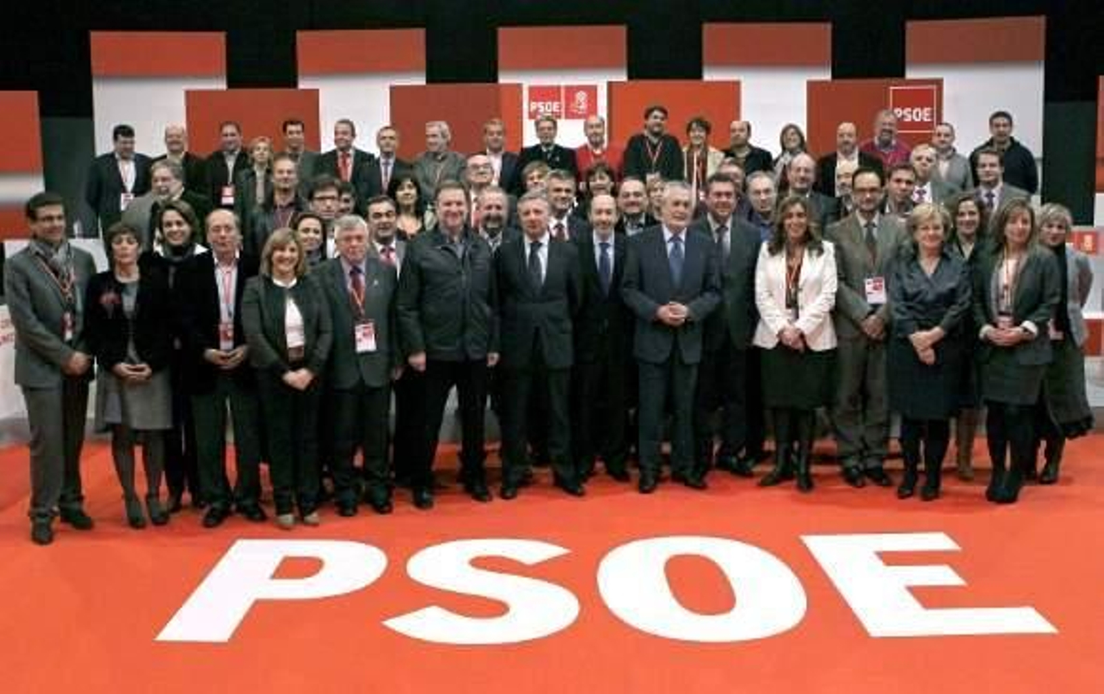 Chaves: "El PP ansía tanto el poder que se le han subido a la cabeza las encuestas"