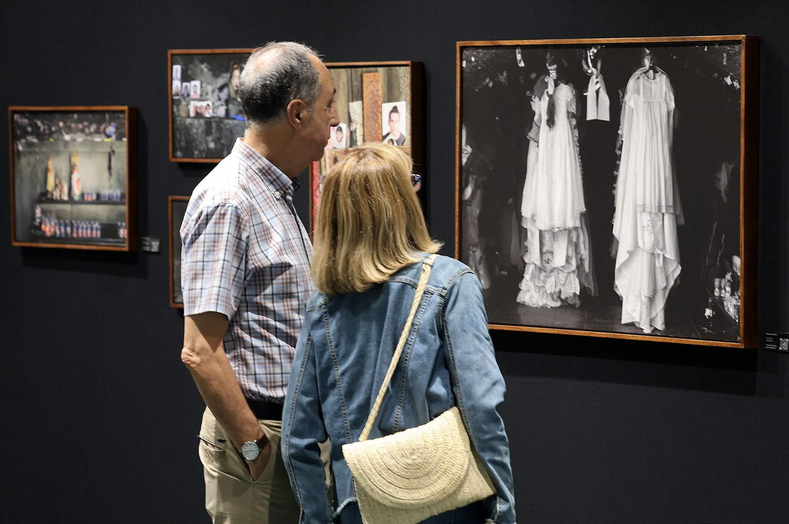 Imágenes de la exposición fotográfica 'Ítems de dudable belleza' del fotógrafo Rafael E.Cárdenas