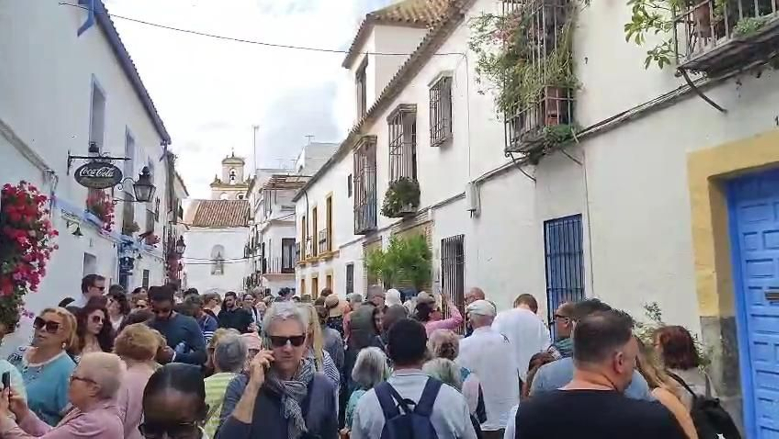 Colas kilométricas en el primer sábado de los Patios.