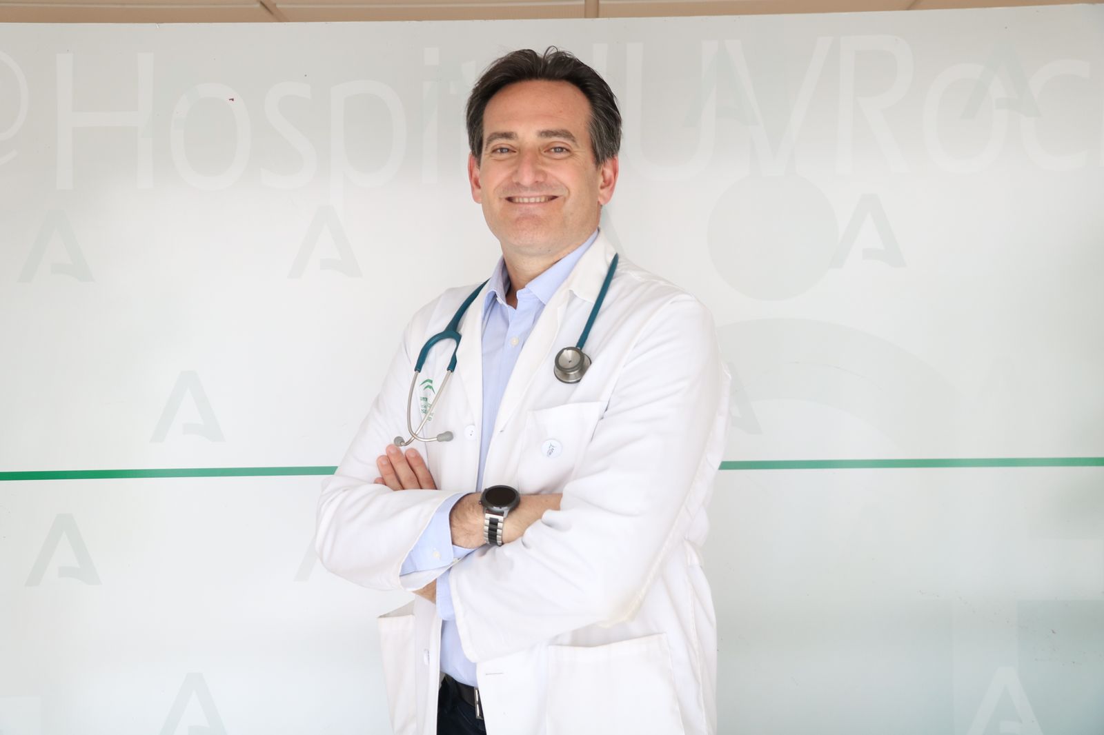 El doctor Luis Jara-Palomares.